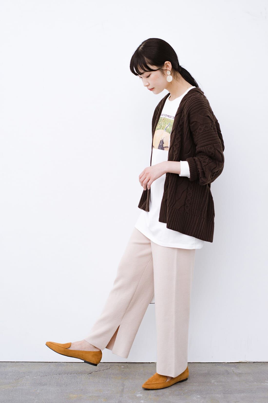haco!|ｈａｃｏ！ 楽ちんなのにオシャレに見えて着まわしやすい！Ｖネックニットとパンツのニットアップ〈ライトベージュ〉