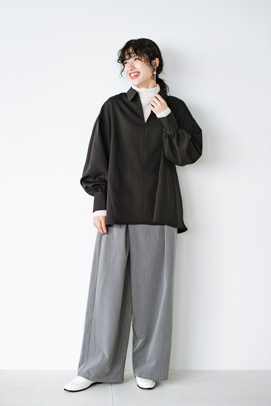 haco!|ｈａｃｏ！ ゆとりを手に、出かけよう！ゆるシルエットのボリュームスリーブブラウス〈ブラック〉