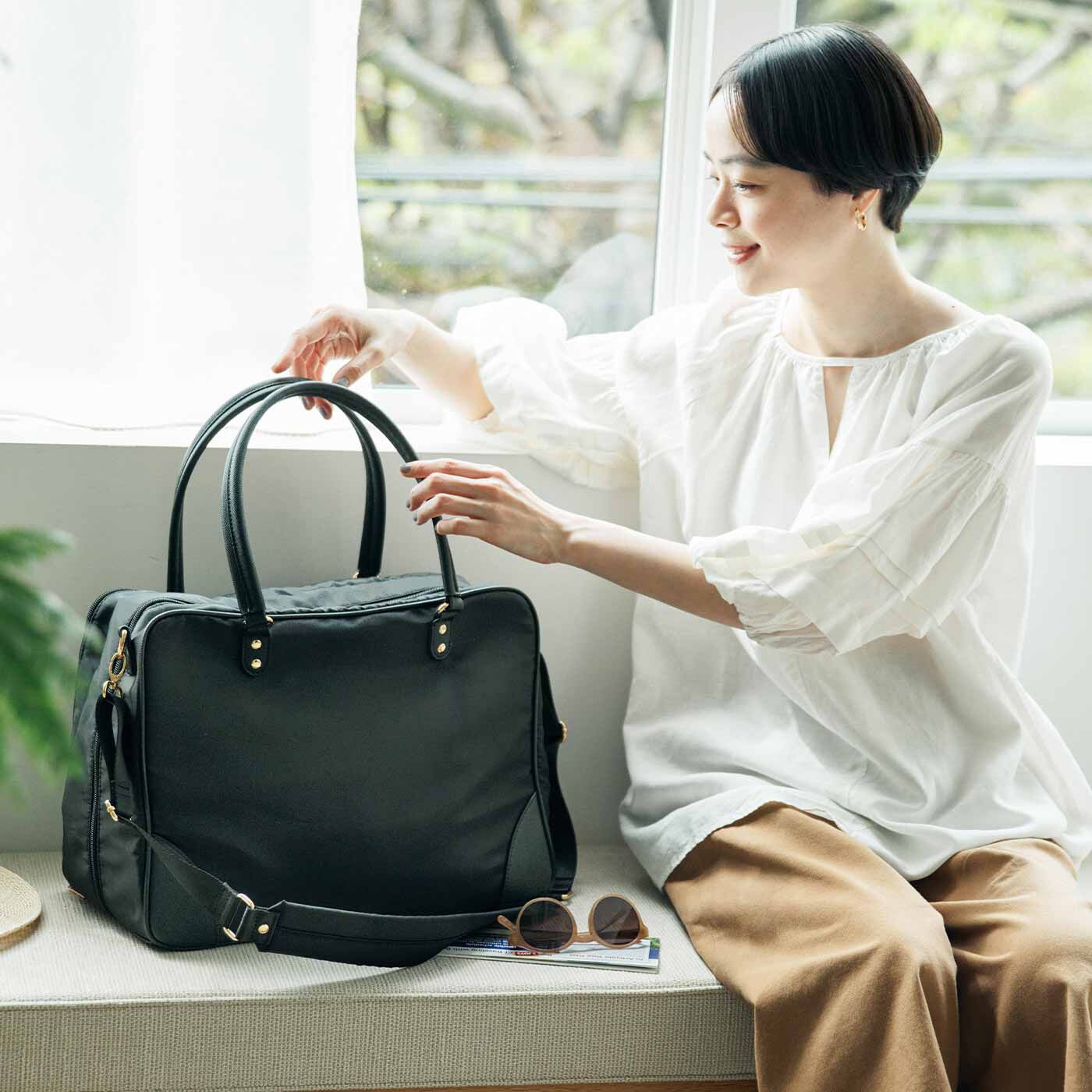 フェリシモギフトショップ|ラミプリュス　きれいめ上品 ガバッと開いて一目瞭然！ 180度オープン部屋が便利なトラベルボストンバッグ〈リッチブラック〉