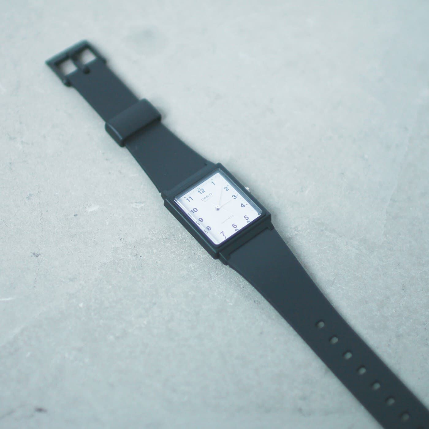 フェリシモギフトショップ|このごろ meets CASIO 推しカシ　きれいめシャイボーイ〈MQ-27-7BJH〉|時計機能の平均月差は±20秒