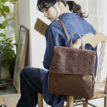 フェリシモギフトショップ | 職人本革遣いのチョコリュック〈ダークブラウン〉