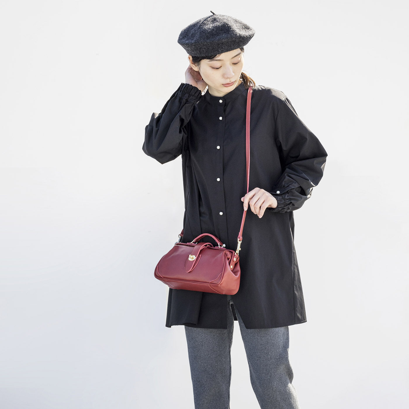 フェリシモギフトショップ|プランナー山猫と鞄デザイナーが作った 職人本革のレトロダレス〈レッド・ブラックペイズリー柄〉[本革 鞄：日本製]