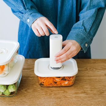 フェリシモギフトショップ | ワンタッチ操作！自動真空ハンディーポンプ