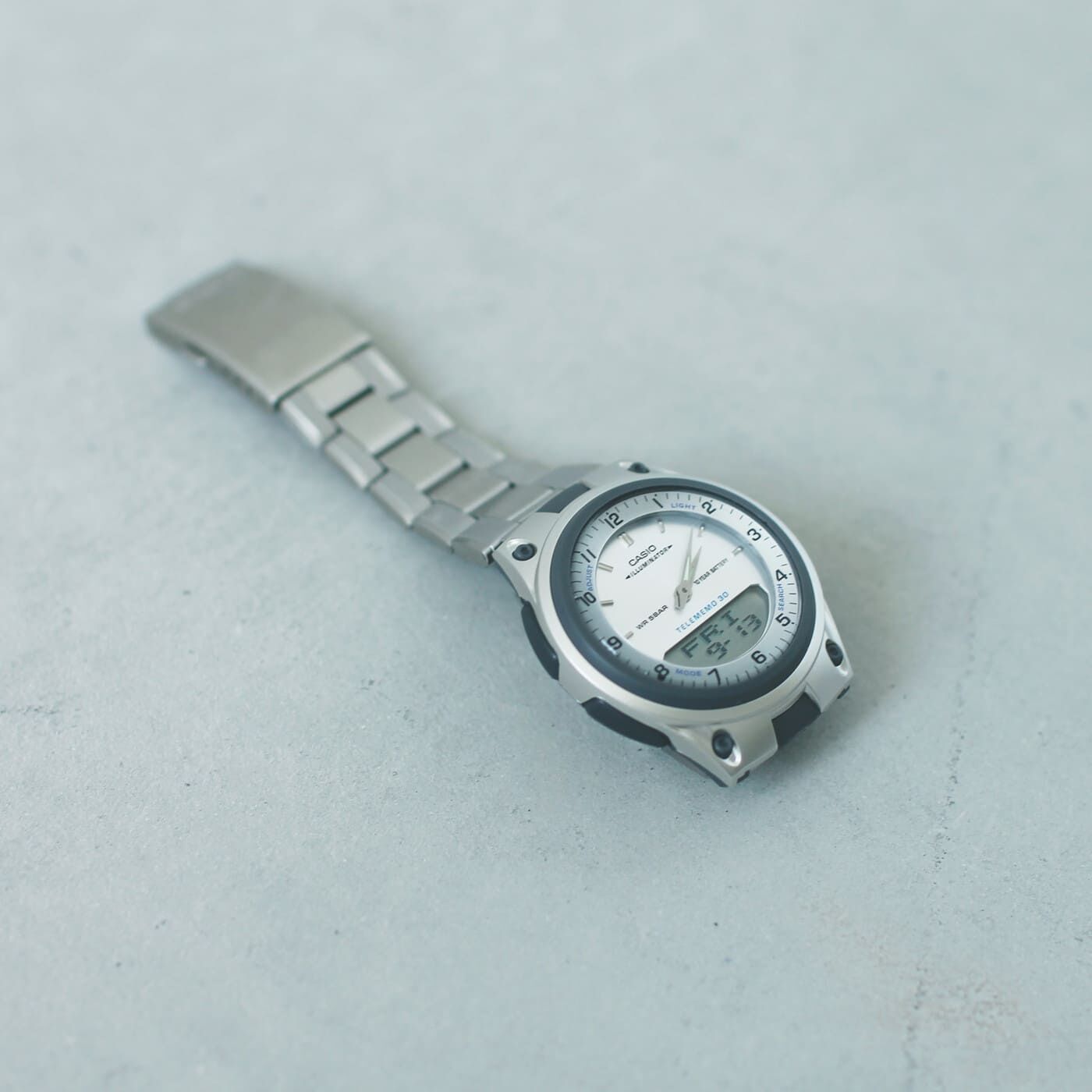 フェリシモギフトショップ|このごろ meets CASIO 推しカシ　カルチャーテックボーイ〈AW-80D-7AJH〉|ストップウォッチ、アラーム機能、世界30都市の時刻表示、電話番号を最大30件メモリーする機能も搭載