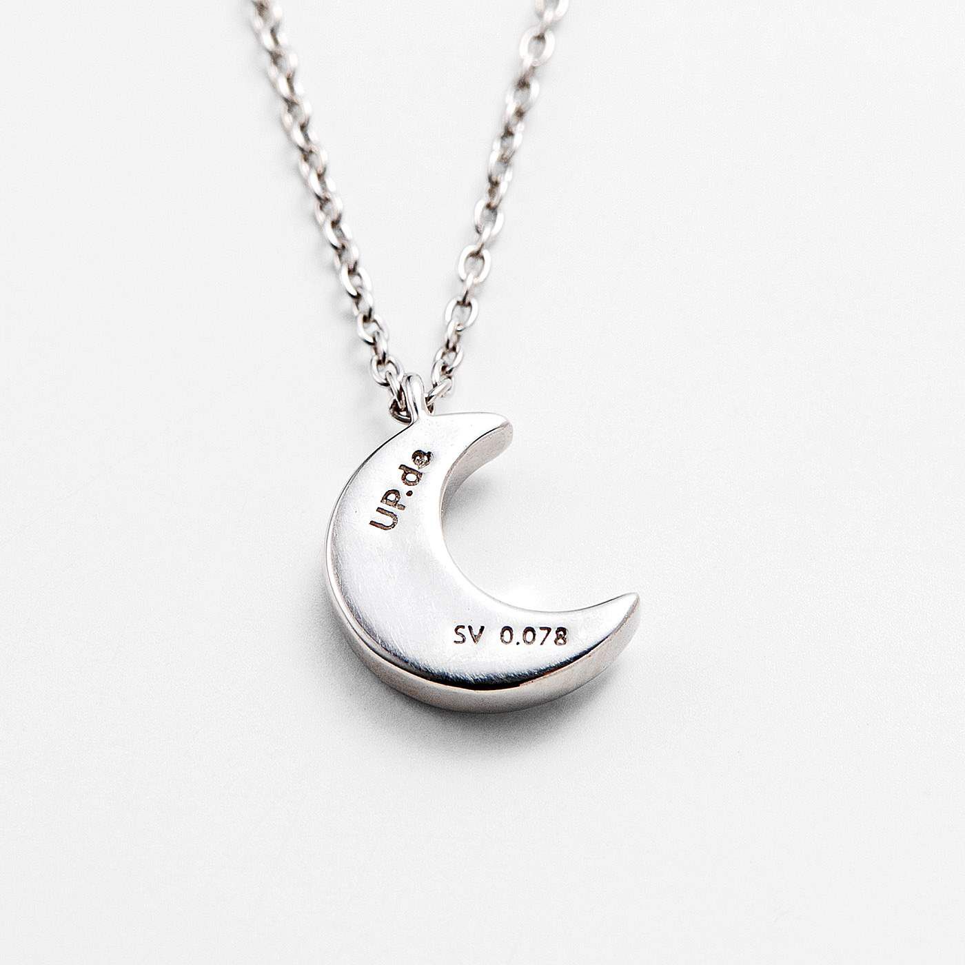 フェリシモギフトショップ|UP.de　月と星 古来からの神秘的なモチーフが瞬（またた）くダイヤモンドイヤアクセ