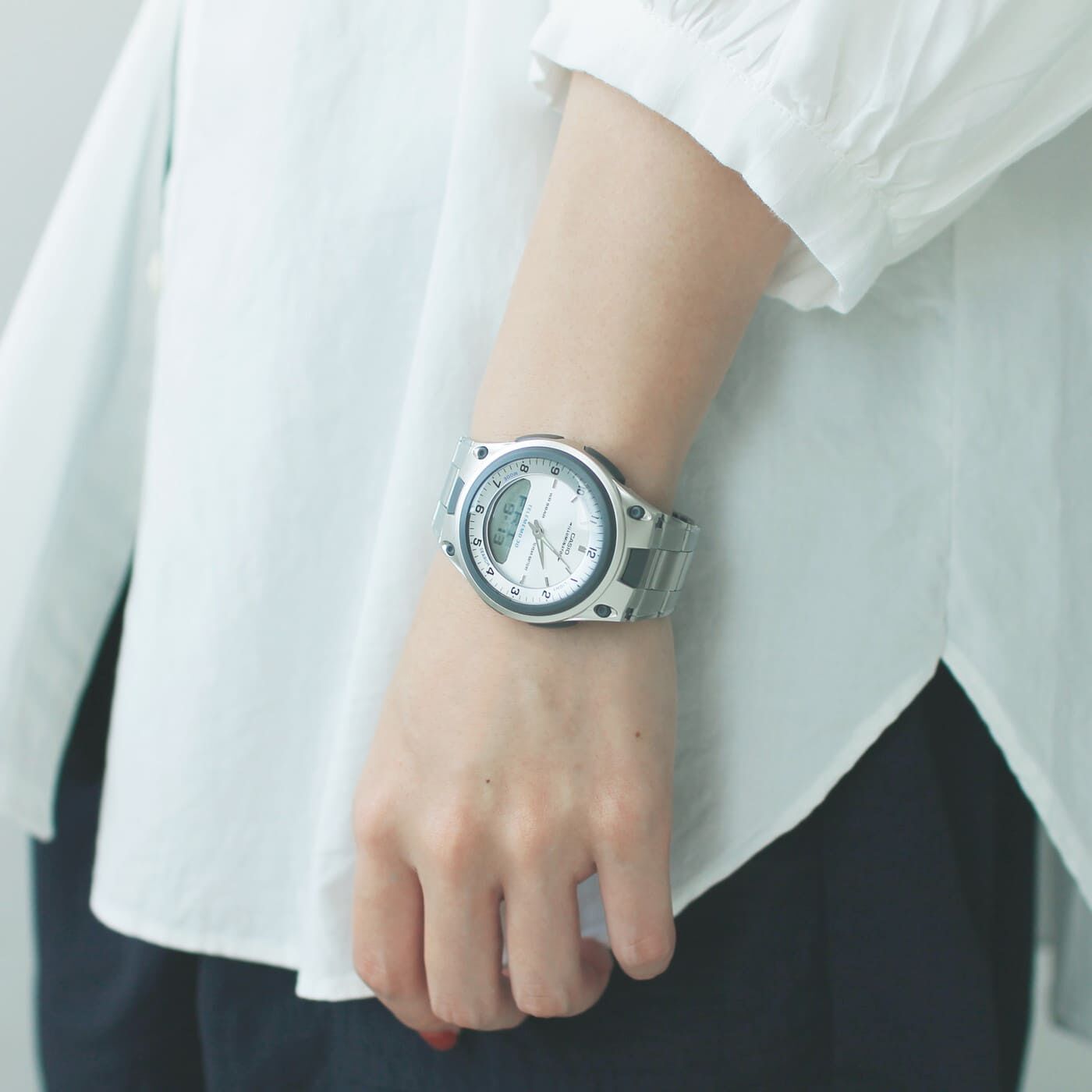 フェリシモギフトショップ|このごろ meets CASIO 推しカシ　カルチャーテックボーイ〈AW-80D-7AJH〉|樹脂ガラスの表面はやや丸みをおびていて、女性の手もとにもなじみます