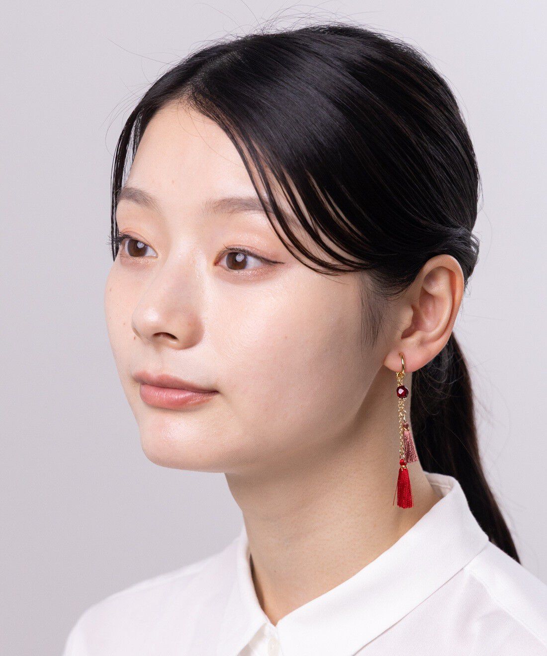 フェリシモギフトショップ|OSYAIRO 京都西陣の糸で作ったタッセルイヤアクセ〈真紅＆赤〉