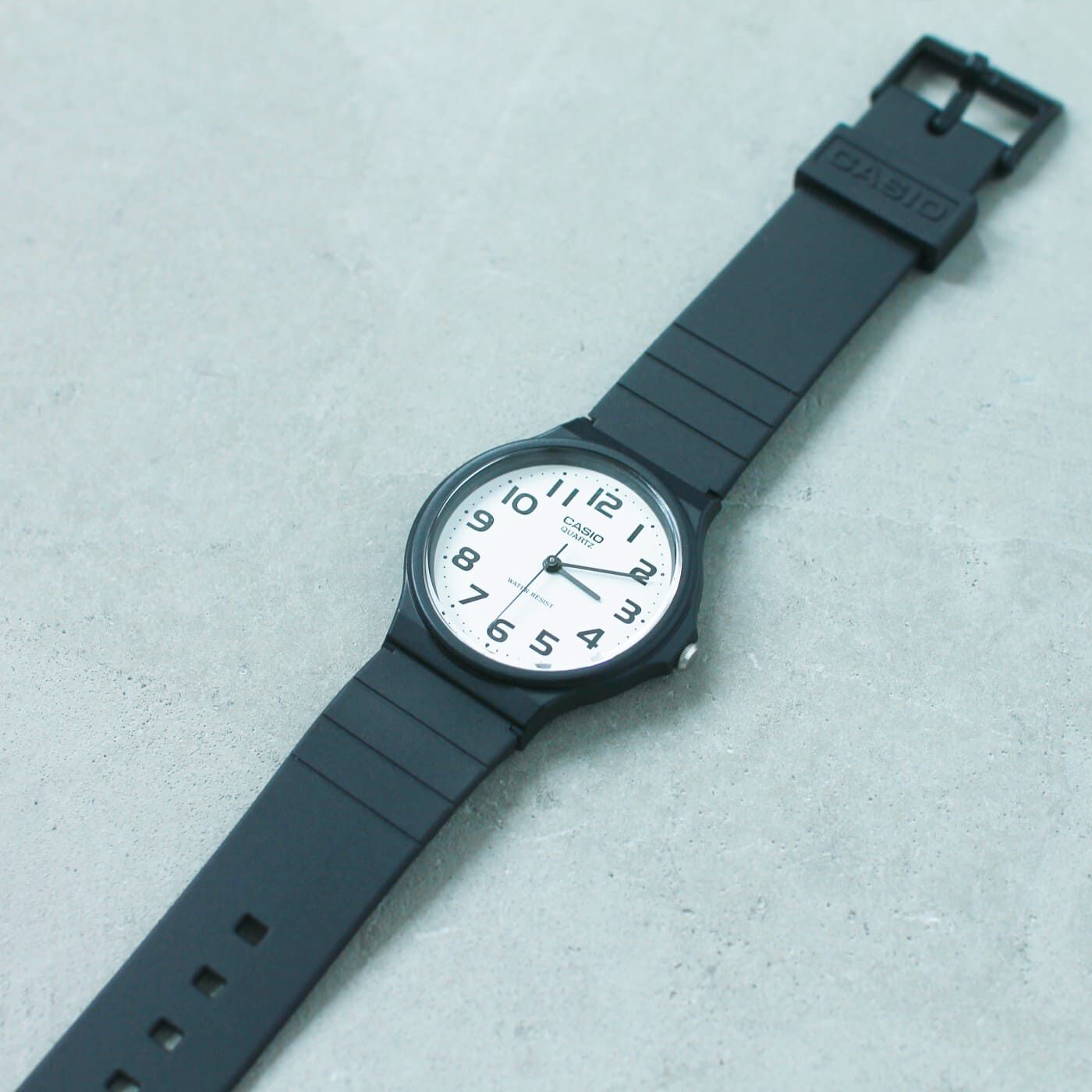 フェリシモギフトショップ|このごろ meets CASIO 推しカシ　シンプルイズザベストボーイ〈MQ-24-7B2LLJH〉|性別を問わずさまざまな人が楽しめるジェンダーレスなデザイン