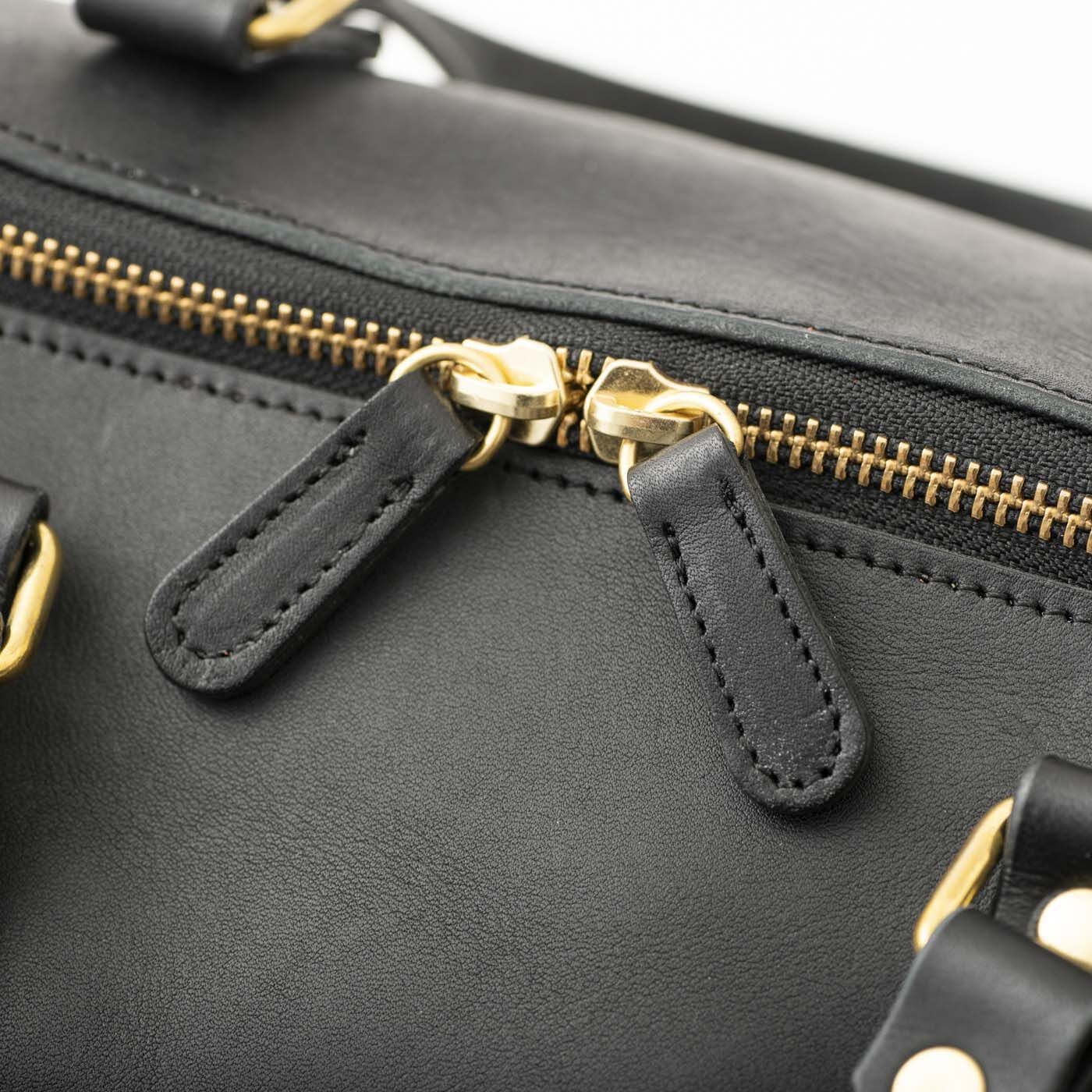 フェリシモギフトショップ|福岡の鞄作家が作った 職人本革の旅行鞄〈ブラック〉 [本革 鞄：日本製]