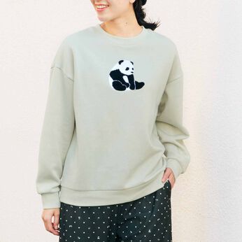 フェリシモギフトショップ | パンダもこもこ刺しゅう裏起毛トレーナー