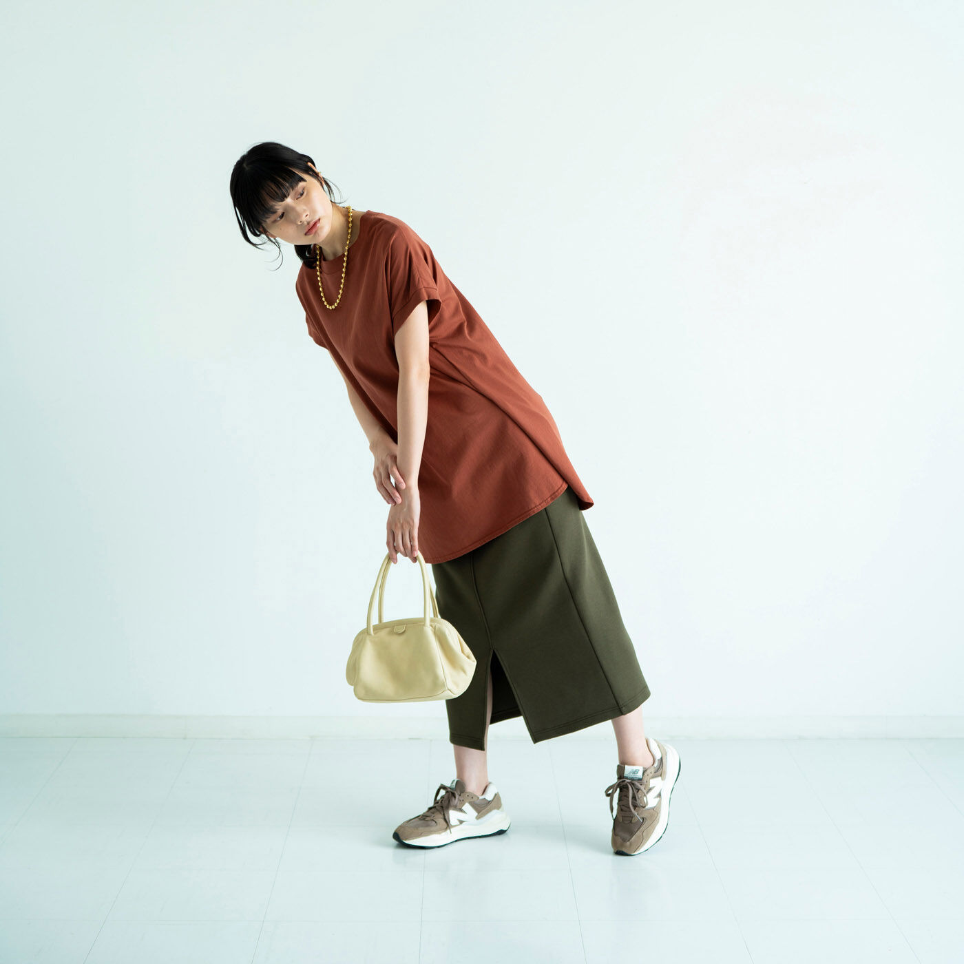 フェリシモギフトショップ|鞄デザイナーとプランナー山猫が作った 職人本革のテタールバッグ〈メレンゲ色〉|春からのお出かけに連れていきたくなる、愛嬌たっぷりのバッグです。