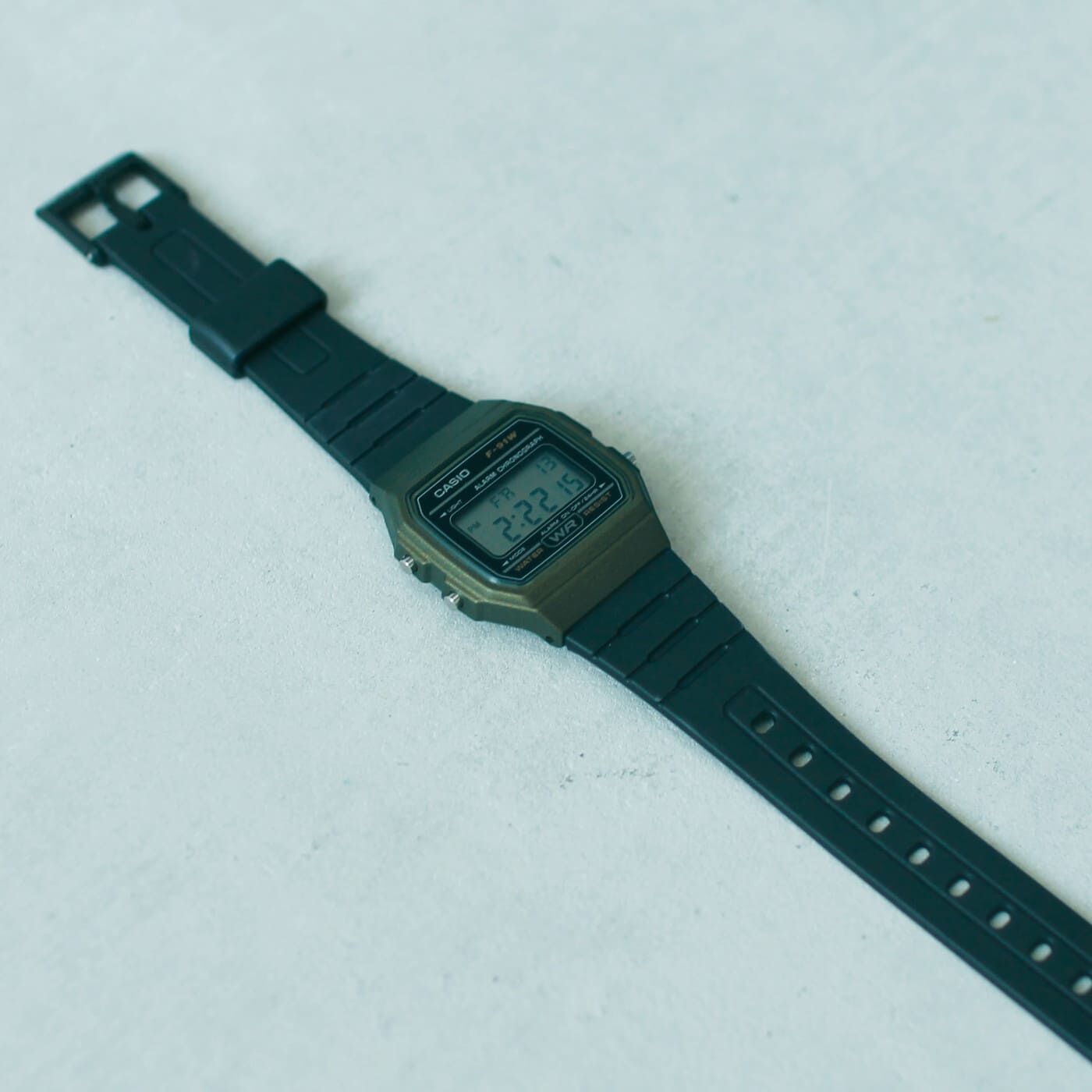 フェリシモギフトショップ|このごろ meets CASIO 推しカシ　ナチュラルエアボーイ〈F-91WM-3AJH〉|ストップウォッチ、時刻アラーム、オートカレンダー機能つき