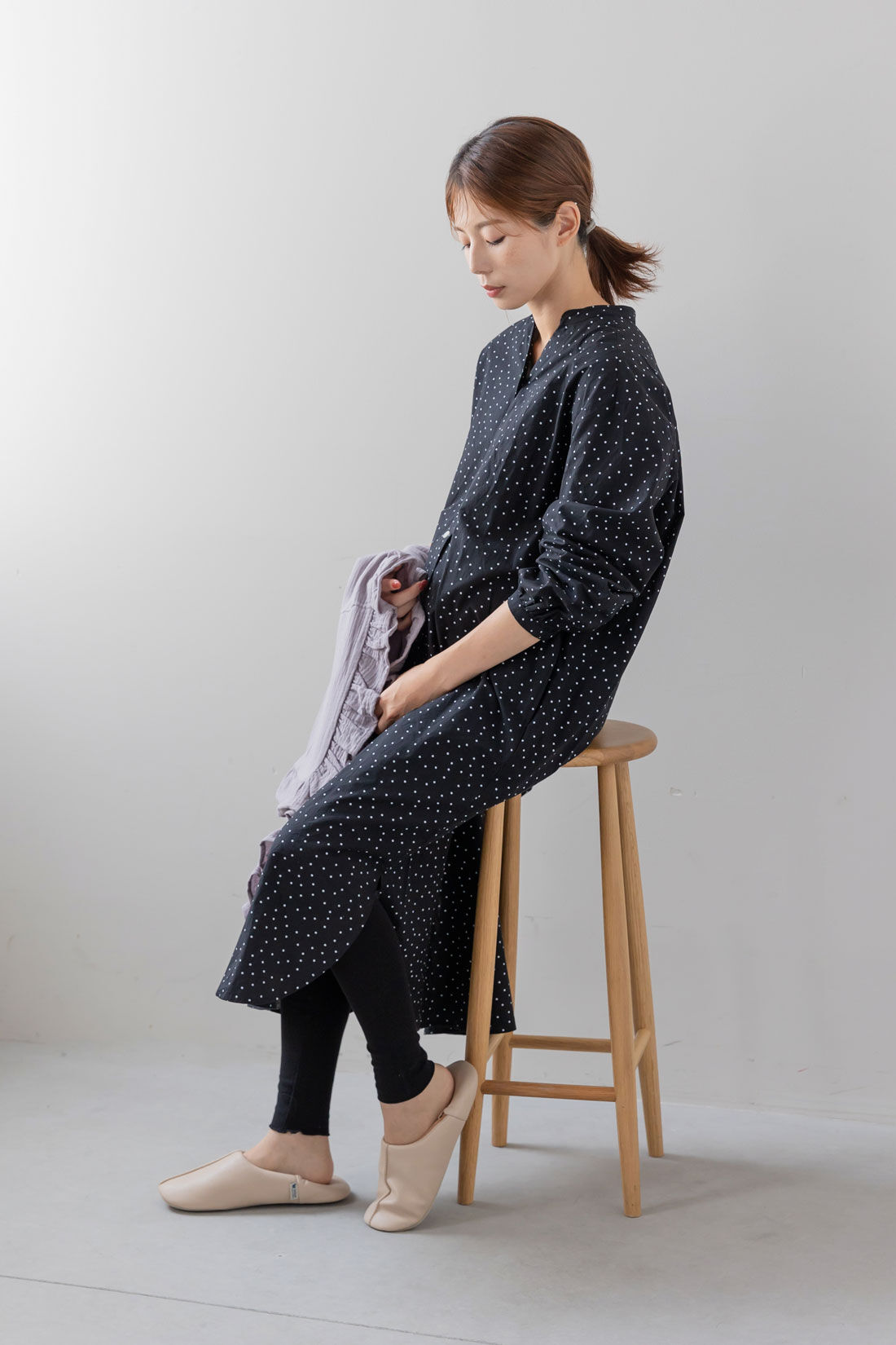 フェリシモギフトショップ|Moredde　マタニティから産後も使える　ママによりそうワンピースパジャマ〈ドット〉|マタニティ期のおなかもすっぽり包み込んでくれます。