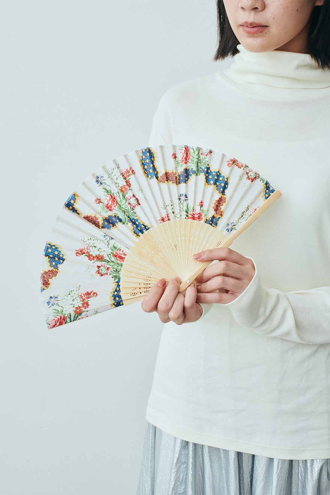 フェリシモギフトショップ|MEDE19F　KCI&times;MEDE19F 衣裳柄扇子〈アイボリー〉
