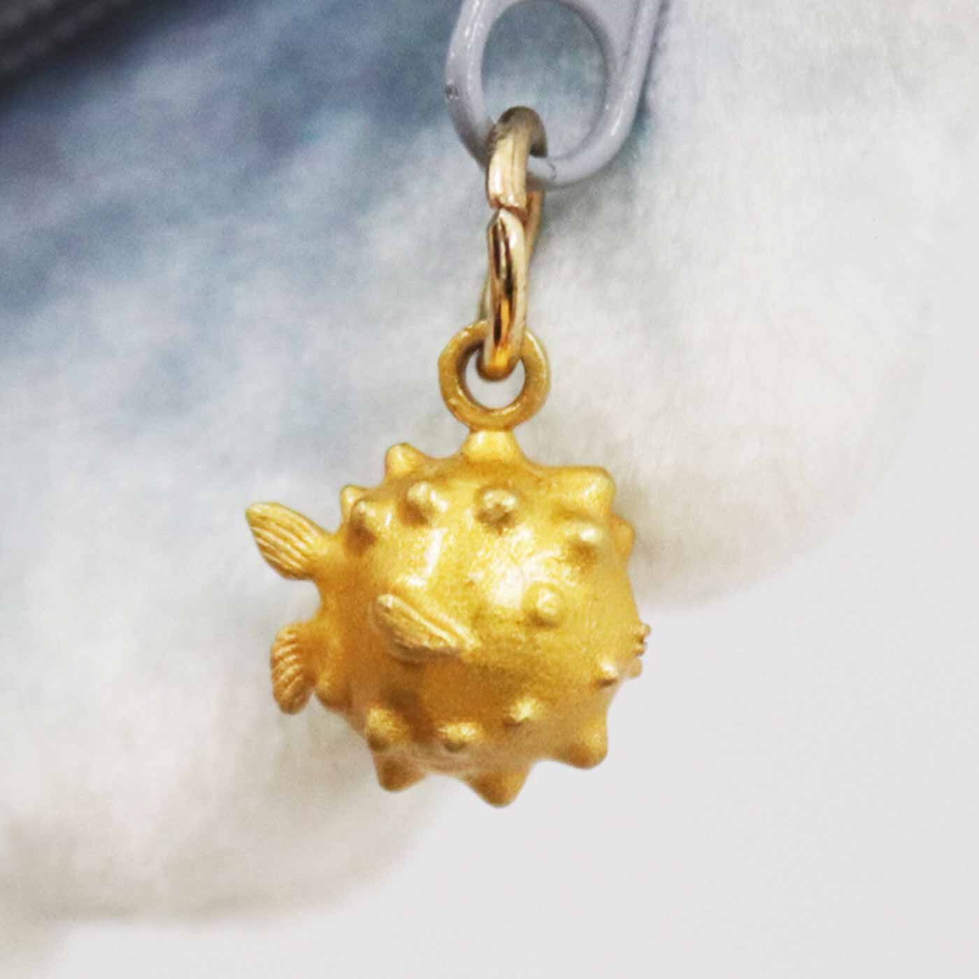 フェリシモギフトショップ|YOU＋MORE！ お昼寝マンボウポーチ|ファスナーチャームは金平糖みたいな形のマンボウの赤ちゃん！