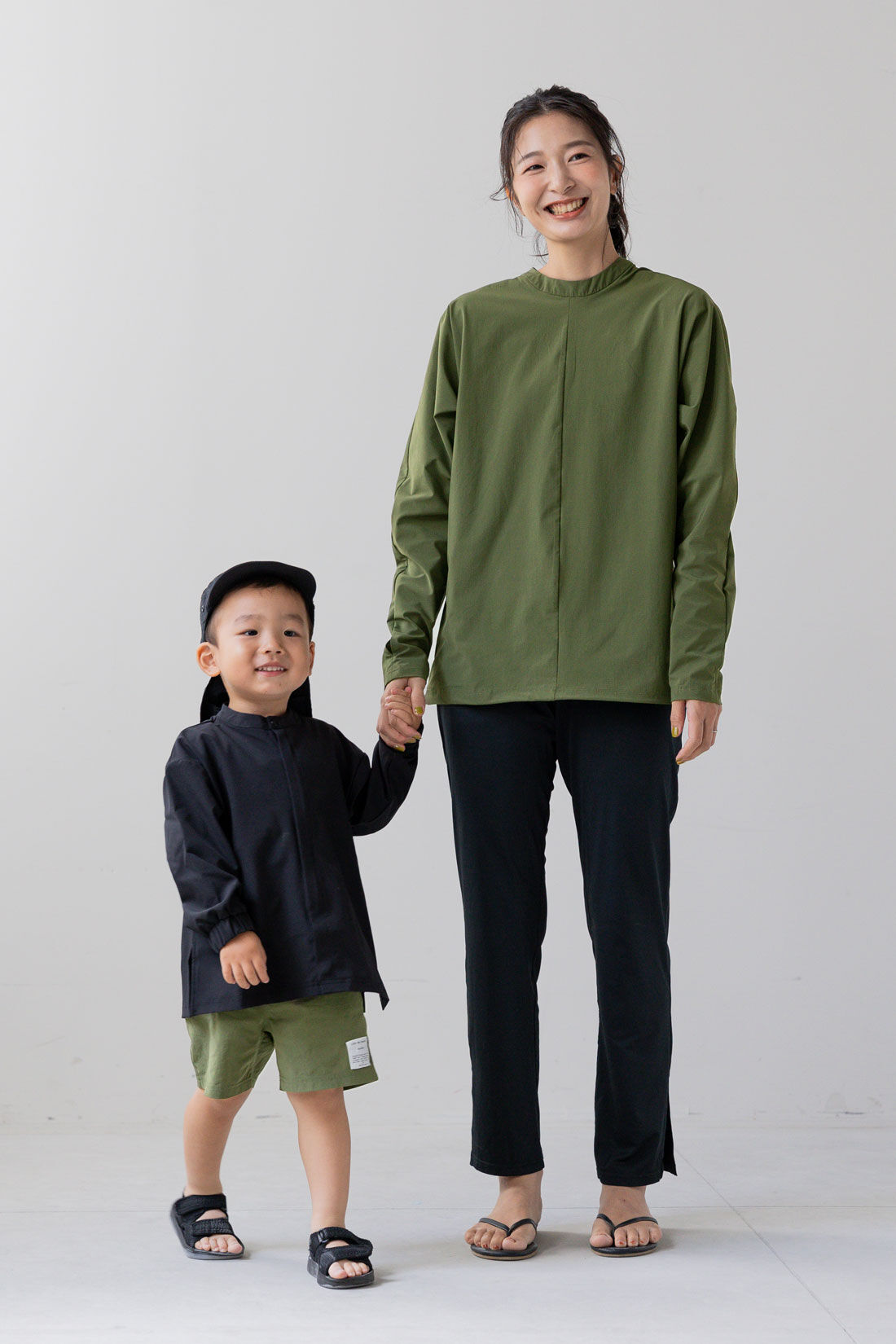 フェリシモギフトショップ|Moredde　オーバーサイズのシャツみたいなUVカットキッズラッシュガード〈ブラック〉
