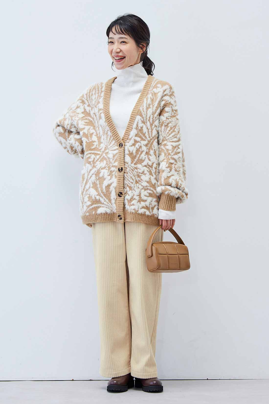 フェリシモギフトショップ|リブ イン コンフォート　軽やかなはき心地でキレイ見え！ ぬくぬくしあわせな裏ボアライトコーデュロイパンツ〈アイボリー〉