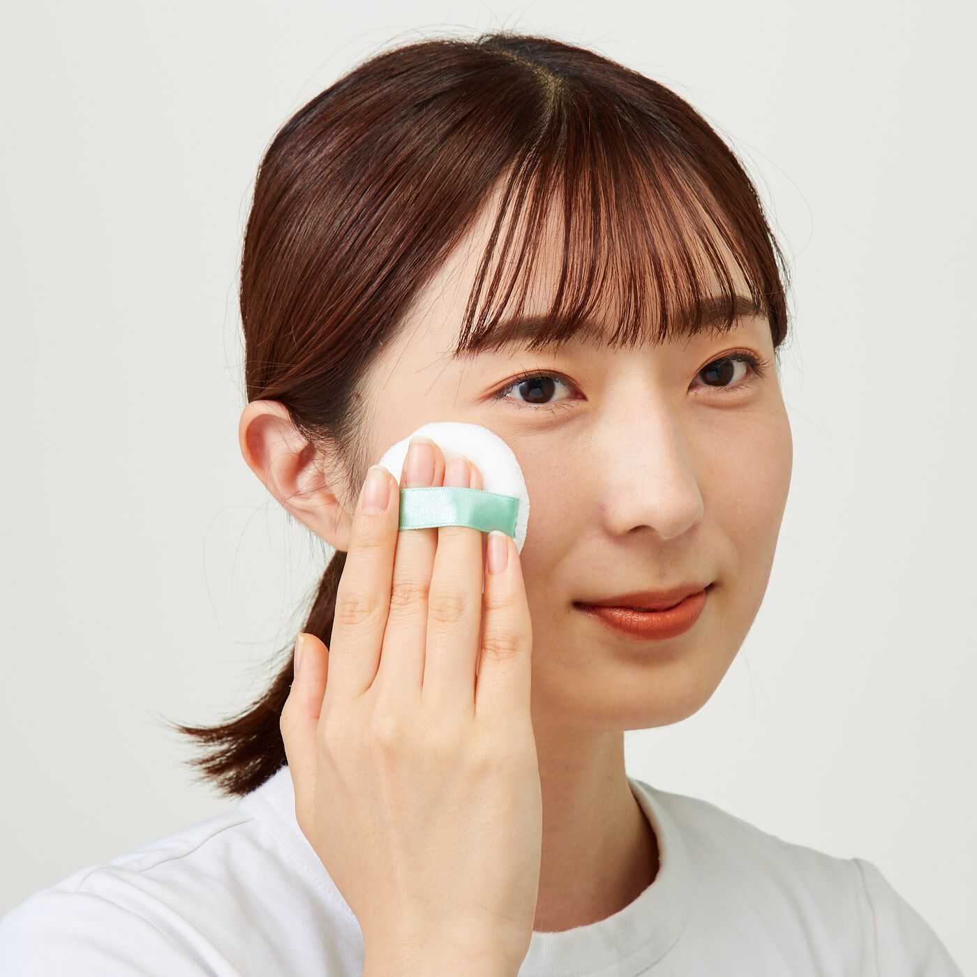 フェリシモギフトショップ|nopa　ルースパウダー|メイクの仕上げにフェイスパウダーとしてお使いください。見た目年齢が気になる首にもお使いいただけます。