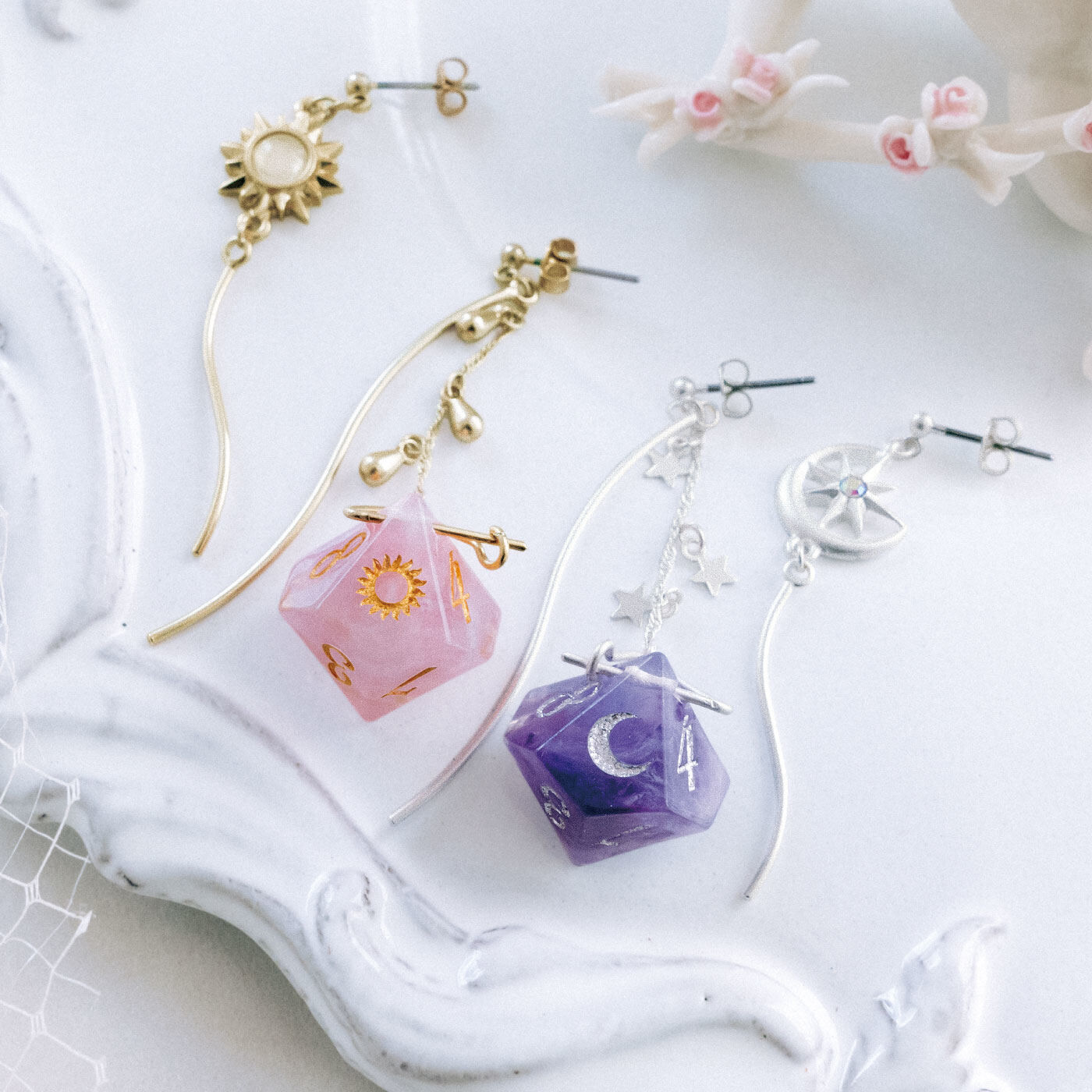 フェリシモギフトショップ|魔法部　あなたの選択を後押しする　ダイスイヤアクセ〈gold × rose pink〉