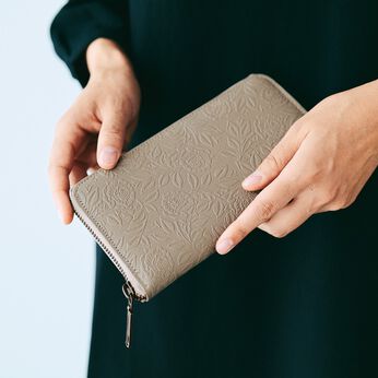 フェリシモギフトショップ | ｅｌ姫路レザー南天型押しラウンド長財布