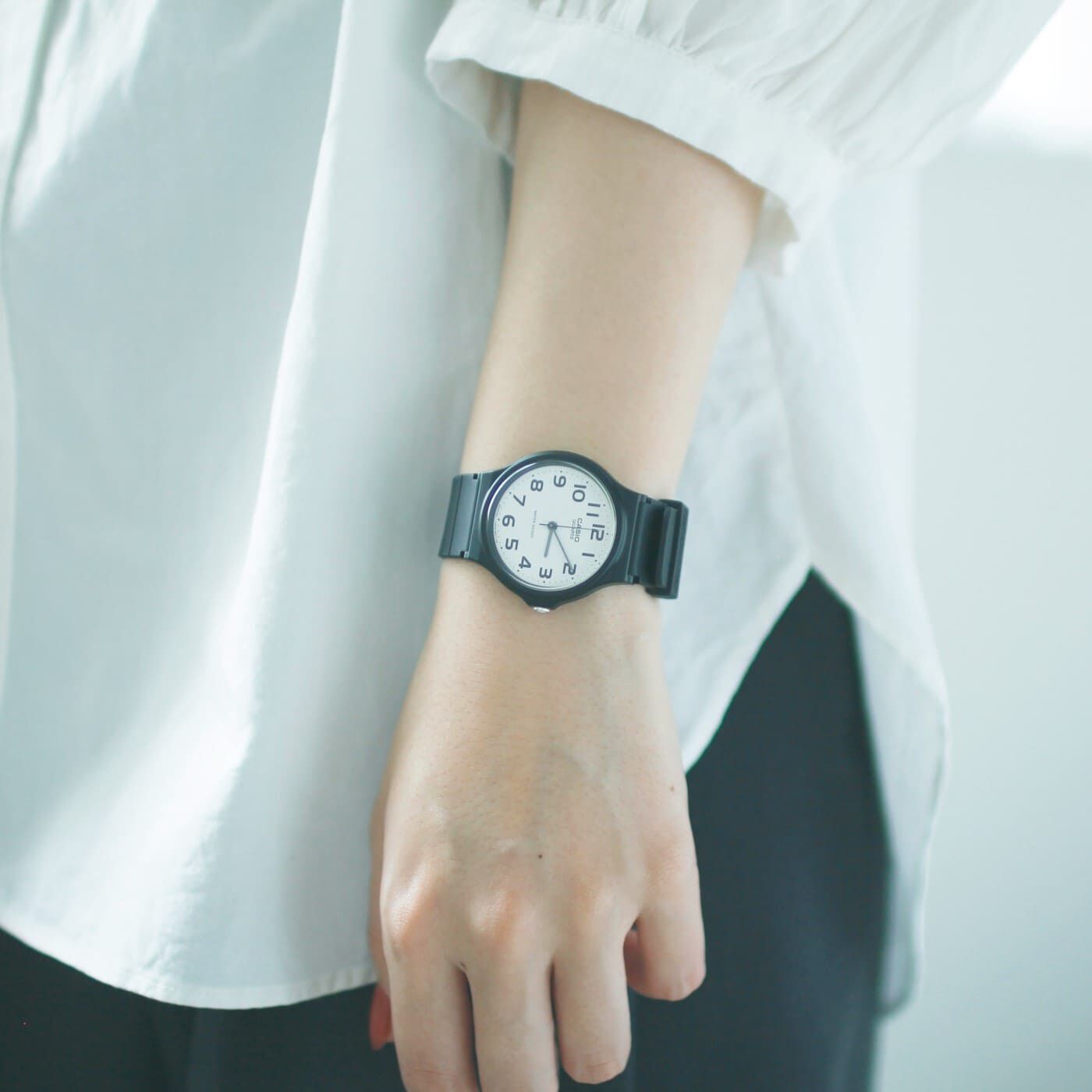フェリシモギフトショップ|このごろ meets CASIO 推しカシ　シンプルイズザベストボーイ〈MQ-24-7B2LLJH〉|軽く腕にフィットする3針タイプの薄型スタンダードモデル
