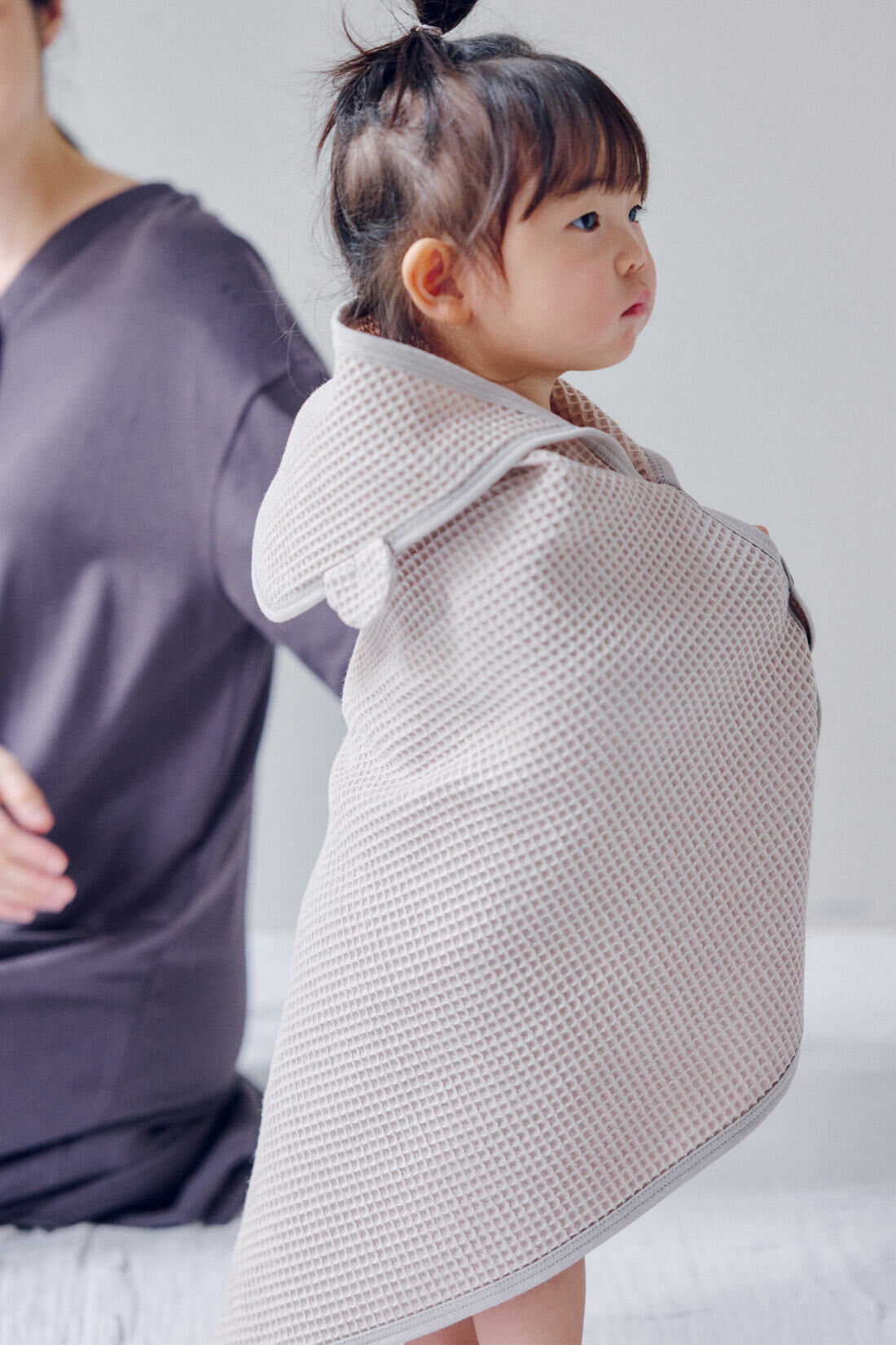 フェリシモギフトショップ|Moredde　くま耳がかわいい　コットン100％ぽこぽこワッフル素材の　ジャパンメイドベビータオル〈グレージュ〉