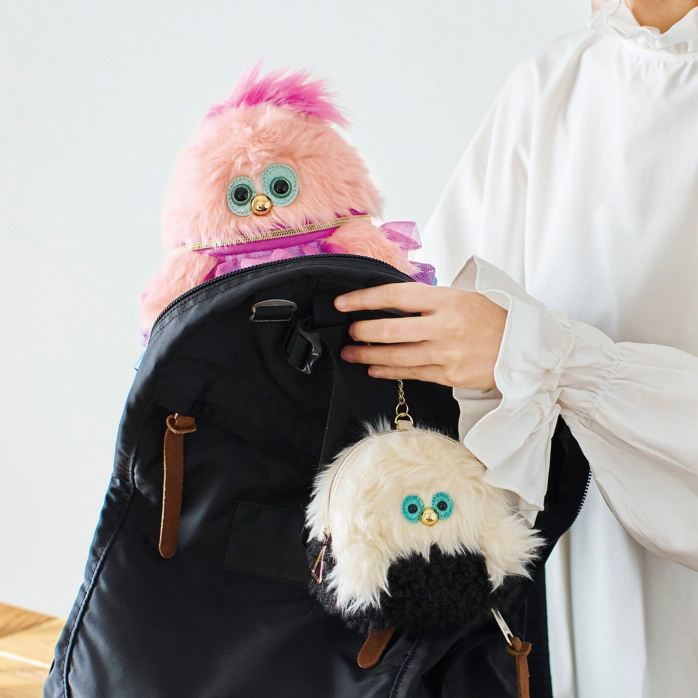 フェリシモギフトショップ|KAWAII COMPANY　目が合うたびスキになる。ともだちモンスターマルチーポーチ
