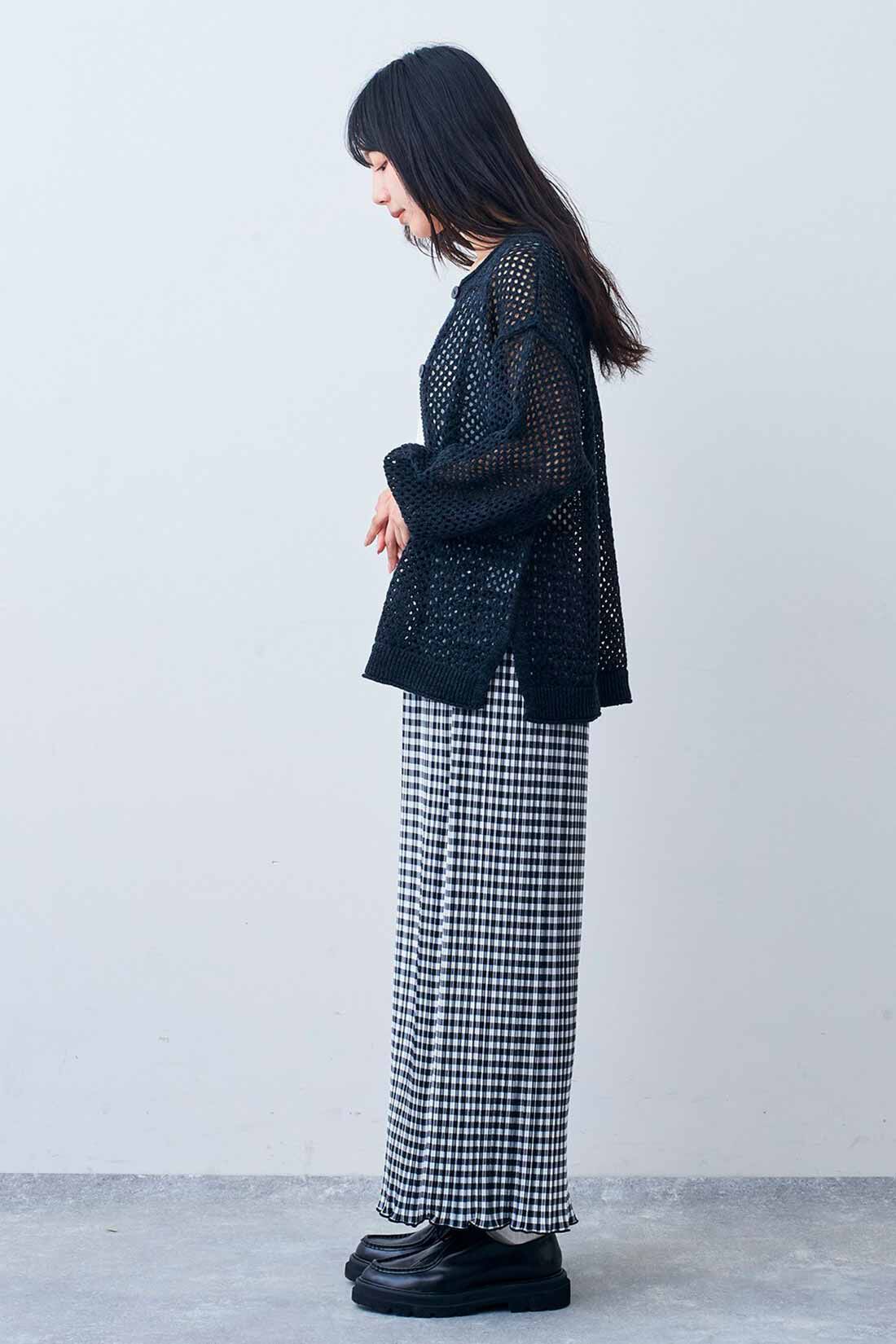 フェリシモギフトショップ|リブ イン コンフォート 前後ろ着られる 大人にちょうどいい透かし編み麻混ニットカーディガン〈メランジブラック〉