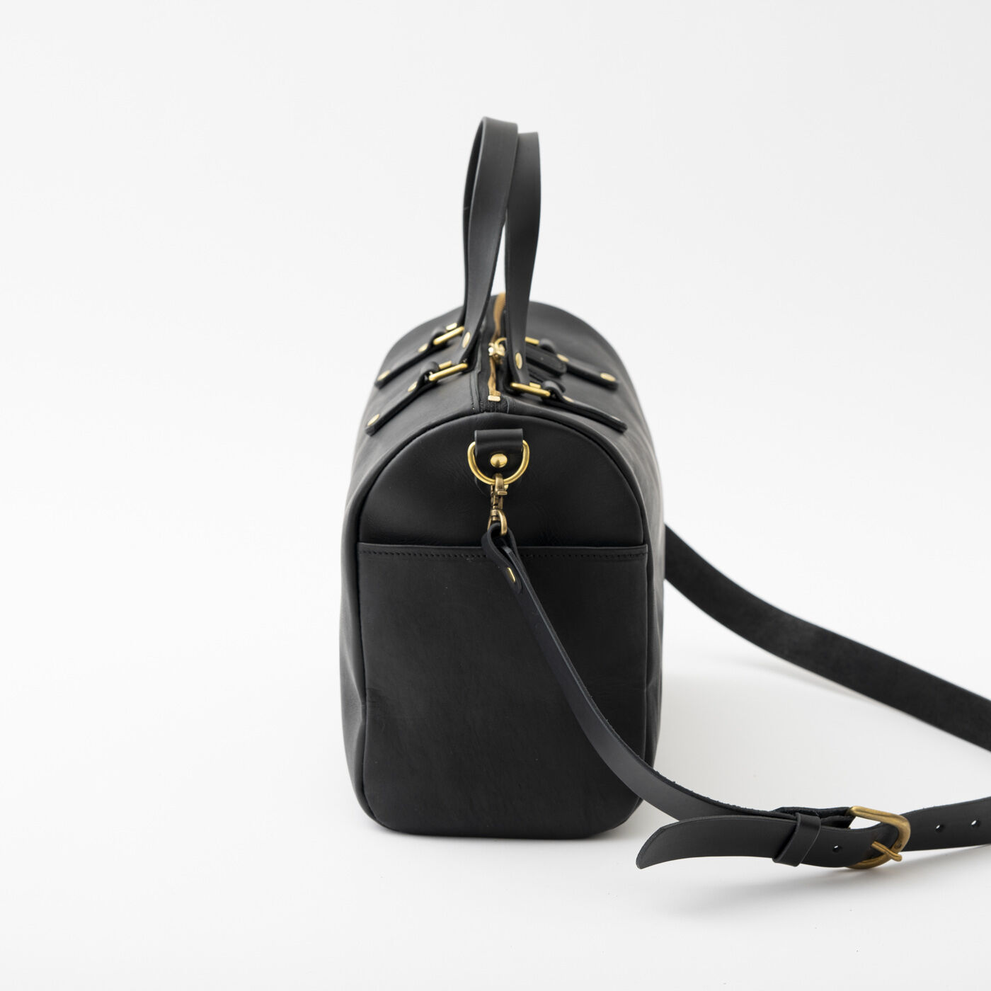 フェリシモギフトショップ|福岡の鞄作家が作った 職人本革の旅行鞄〈ブラック〉 [本革 鞄：日本製]