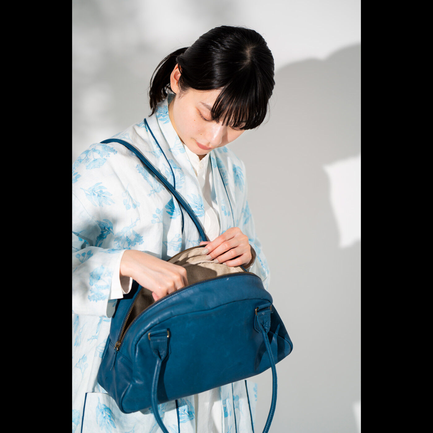 フェリシモギフトショップ|スタイリストと作った　職人本革のスタイリストバッグ〈ネイビー〉