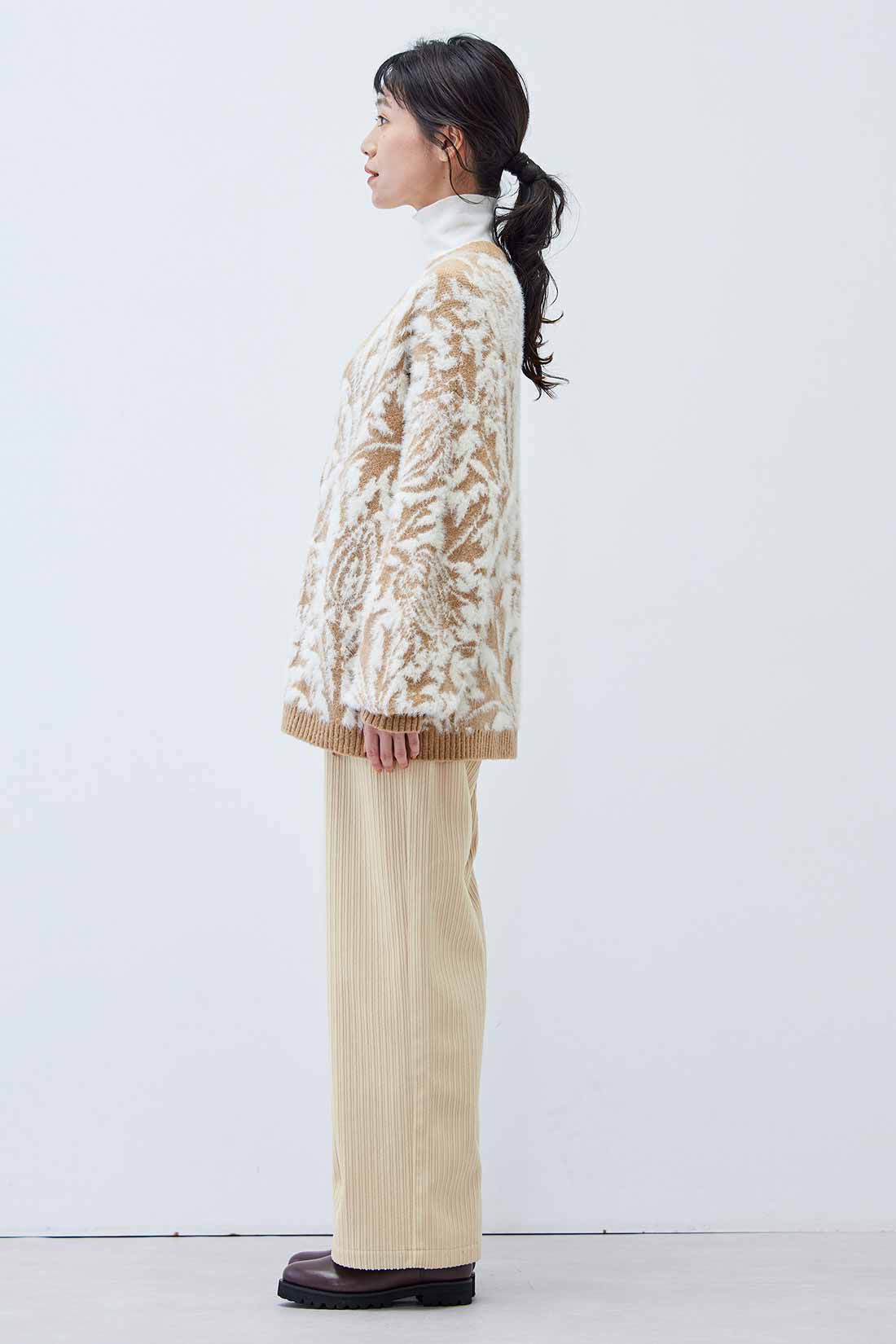 フェリシモギフトショップ|リブ イン コンフォート　軽やかなはき心地でキレイ見え！ ぬくぬくしあわせな裏ボアライトコーデュロイパンツ〈アイボリー〉