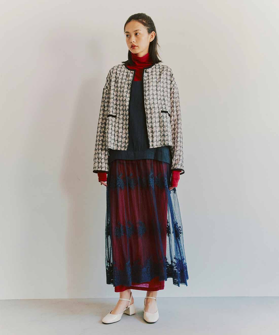 mensha!［メンシャ！］|まるでツイード！？ 軽くてきれいなガーゼジャケットとチュールレースとガーゼのキャミワンピースと[いっしょ買いで 220円OFF] ガーゼ タートルネックと[いっしょ買いで 220円OFF] ガーゼ スカートと〈ガーゼ〉カットソー タートルネックのコーディネート