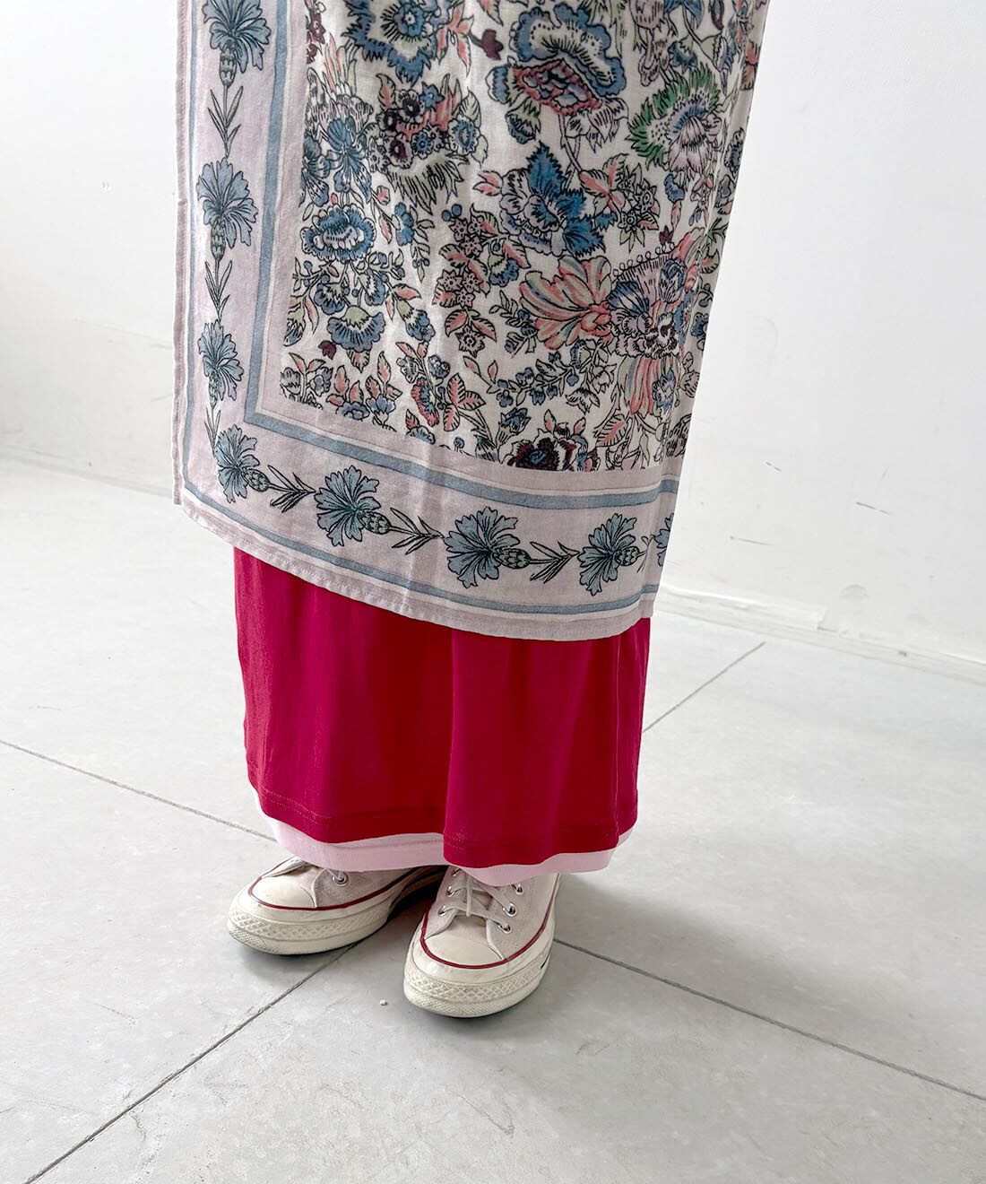 mensha!［メンシャ！］|〈ガーゼ〉カットソー タートルネックとヴィンテージライクな 大判ダブルガーゼスカーフと[初回お試し209円OFF]大判ダブルガーゼスカーフのコーディネート