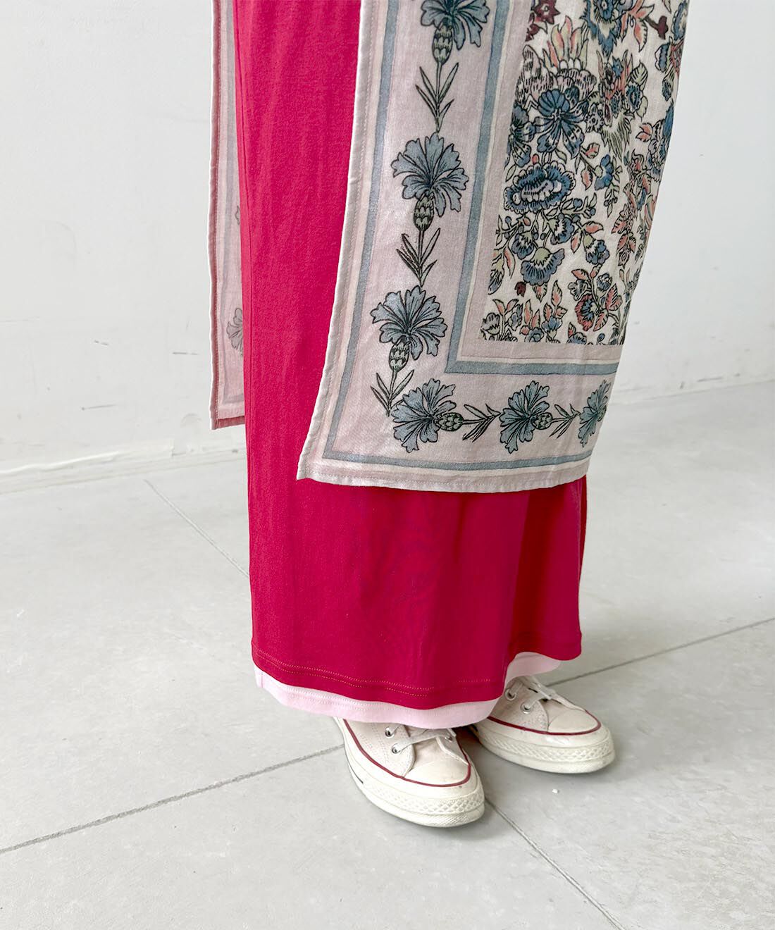 mensha!［メンシャ！］|〈ガーゼ〉カットソー タートルネックとヴィンテージライクな 大判ダブルガーゼスカーフと[初回お試し209円OFF]大判ダブルガーゼスカーフのコーディネート