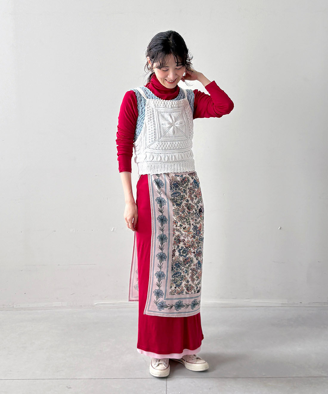 mensha!［メンシャ！］|〈ガーゼ〉カットソー タートルネックとヴィンテージライクな 大判ダブルガーゼスカーフと[初回お試し209円OFF]大判ダブルガーゼスカーフのコーディネート