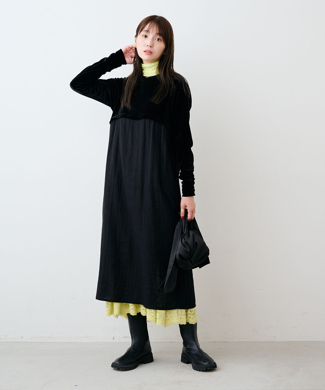 mensha!|ベロアとガーゼのドレスアップワンピースと〈ガーゼ〉カットソー タートルネックとチュールレースとガーゼのキャミワンピースのコーディネート
