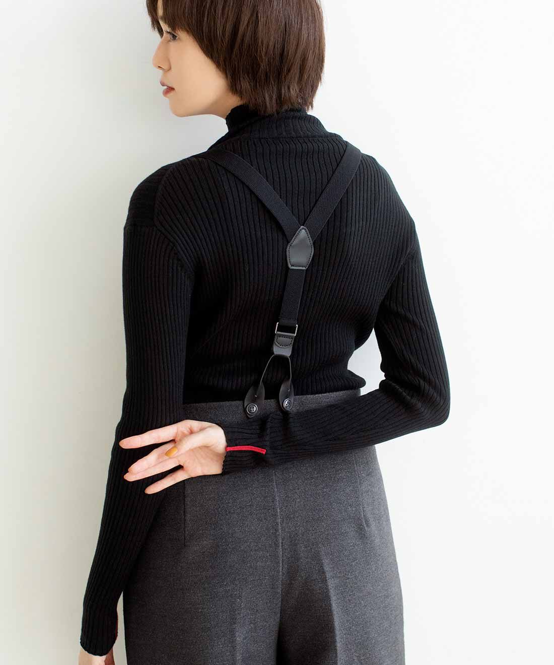 Live in  comfort|リブ イン コンフォート 栞里ちゃんとつくった ほどよくルーズなシルエットでこなれ感を演出！ 着まわし上手なサスペンダー付きパンツ〈グレー〉|サスペンダーはマットな質感の平ゴムとレザー調素材のリッチ見えコンビで、簡単に着脱OK！