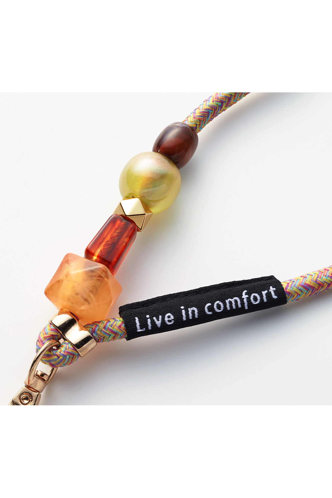 Live in  comfort|リブ イン コンフォート 手ぶらでらくちん！ アクセサリー感覚で華やかな 斜めがけスマホショルダーストラップ〈ブルー〉|パッと華やぐ、大粒だけど軽量なビーズ。　※お届けするカラーとは異なります。