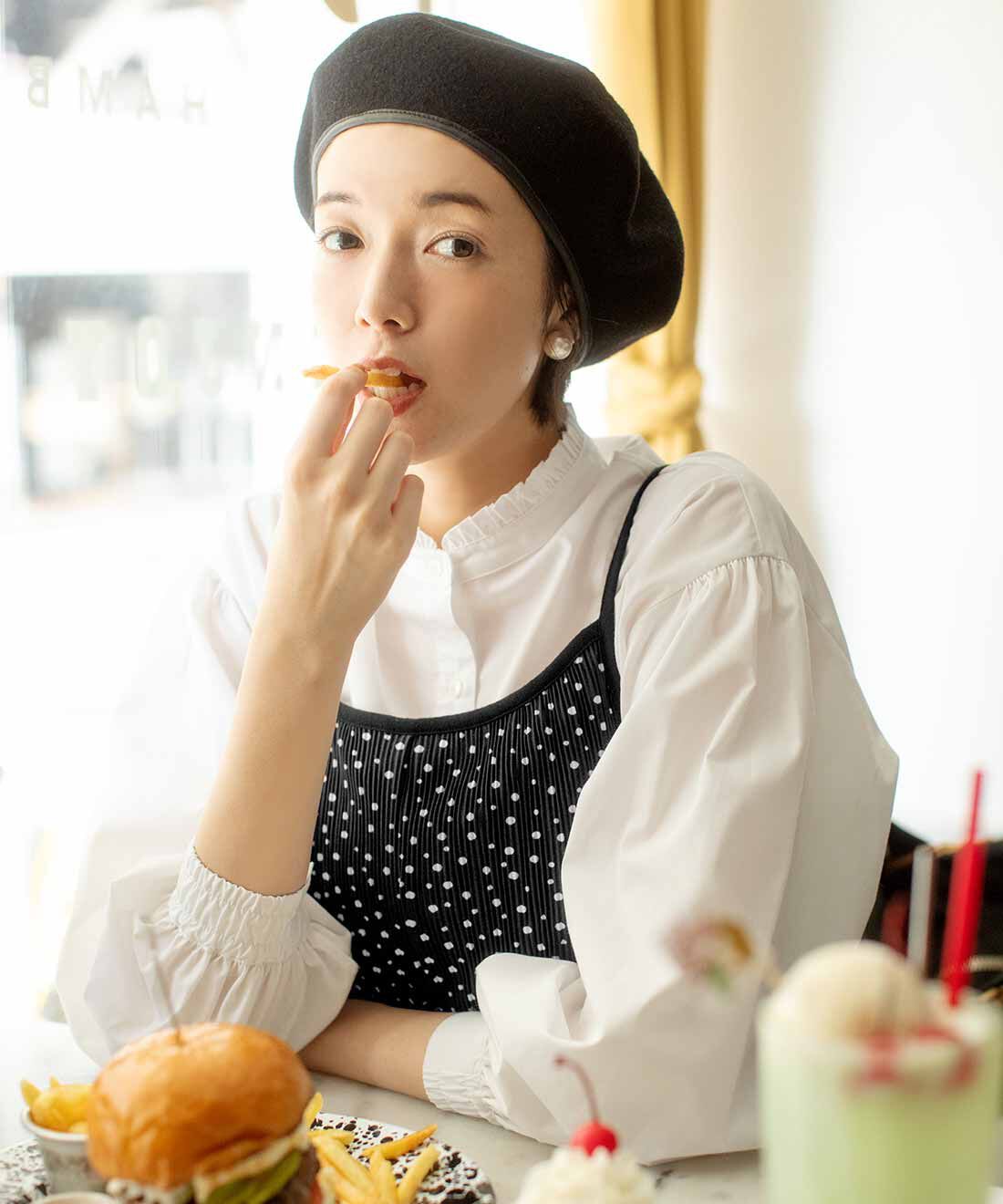 Live in comfort［リブインコンフォート］|リブ イン コンフォート 重ね着にちょうどいい 華やぎ首もとフリルブラウス〈ホワイト〉