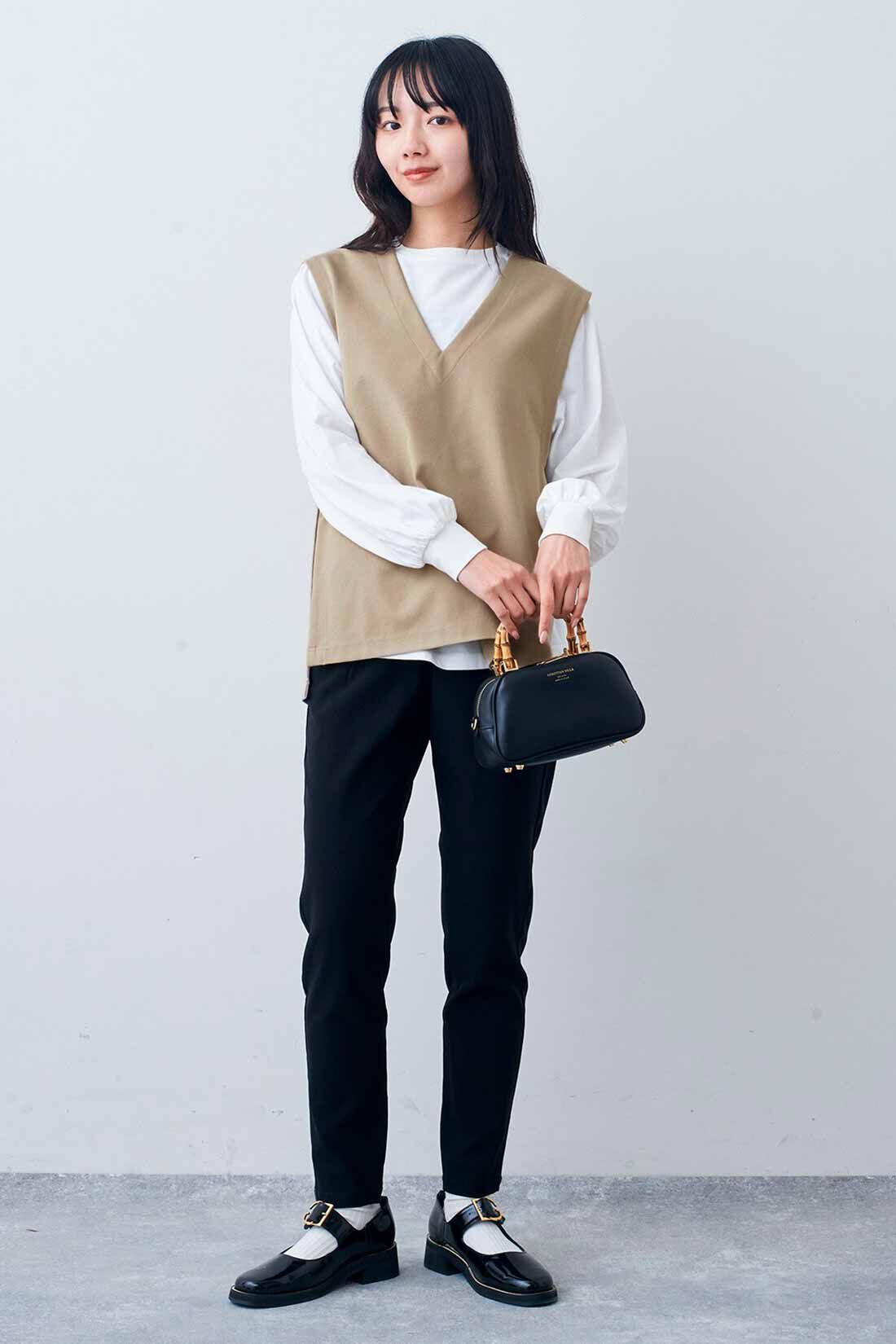 Live in  comfort|リブ イン コンフォート きちんと見えして着心地らくちんな カットソーベスト＆ロングTシャツセット〈ベージュ×オフホワイト〉