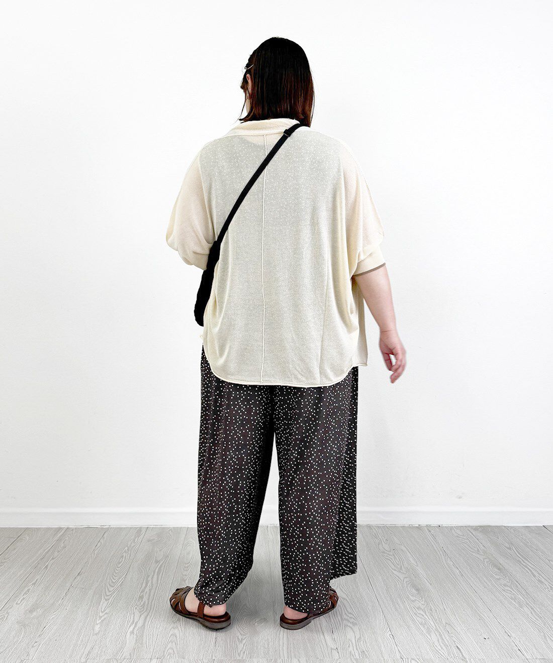 Live in comfort［リブインコンフォート］|まあるく 涼やか ニット カーディガン の会とはまじ 伸びやか 接触冷感 カットソー オールインワン アッシュグレー ドットとはまじ 伸びやか 接触冷感 カットソー オールインワン アッシュグレー ドットのコーディネート