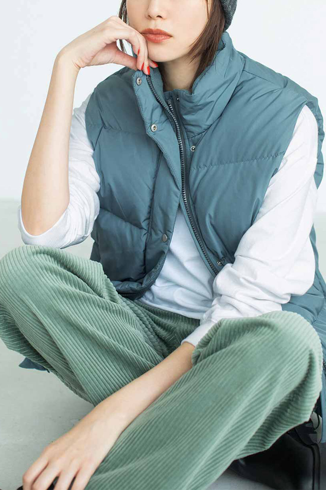 Live in  comfort|リブ イン コンフォート 栞里ちゃんとつくった ニュアンスカラーの撥水ダウンベスト〈ブルーグレー〉