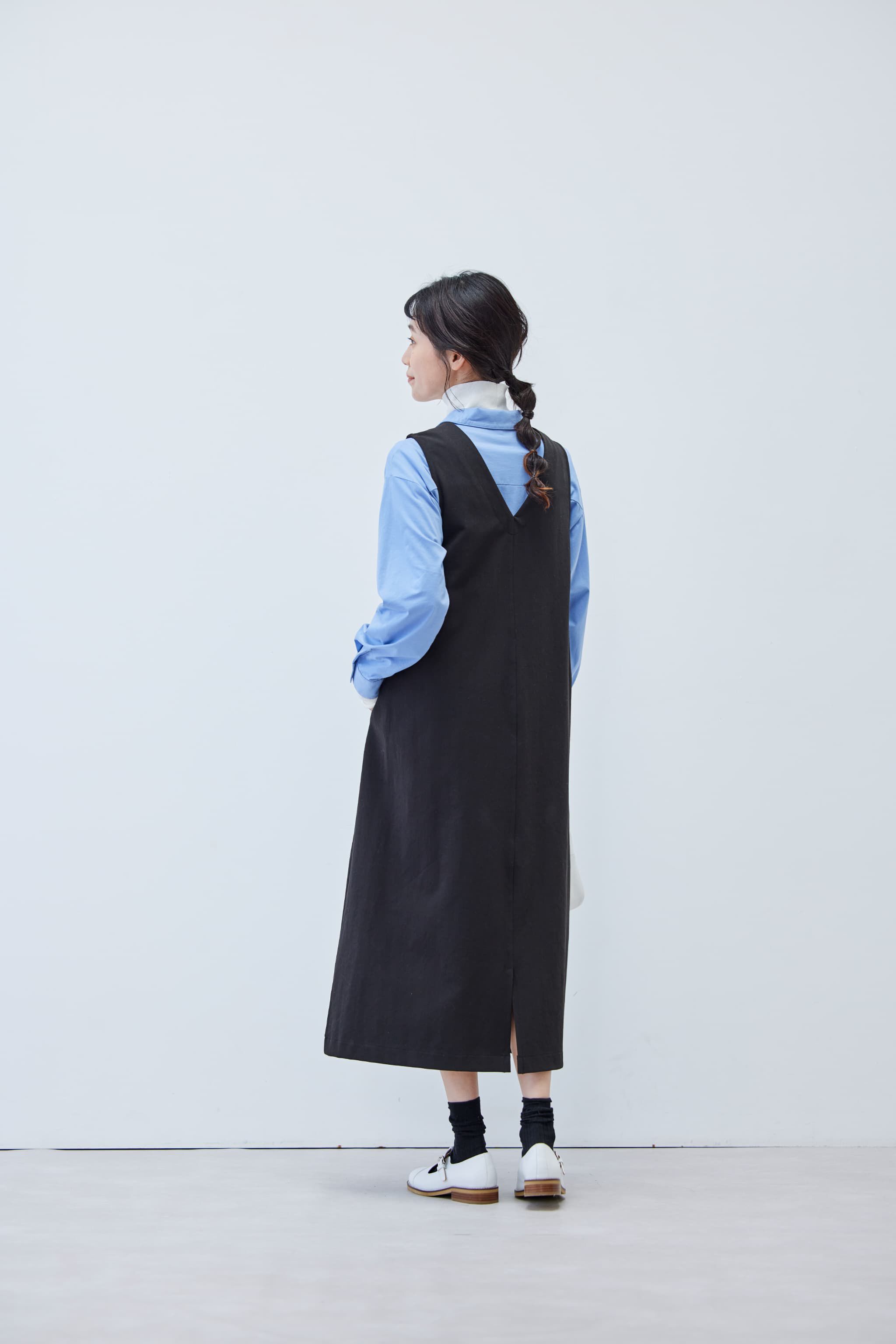 Live in  comfort|リブ イン コンフォート　キレイ見えをお約束する　ぐい伸びジャンパースカート〈ブラック〉