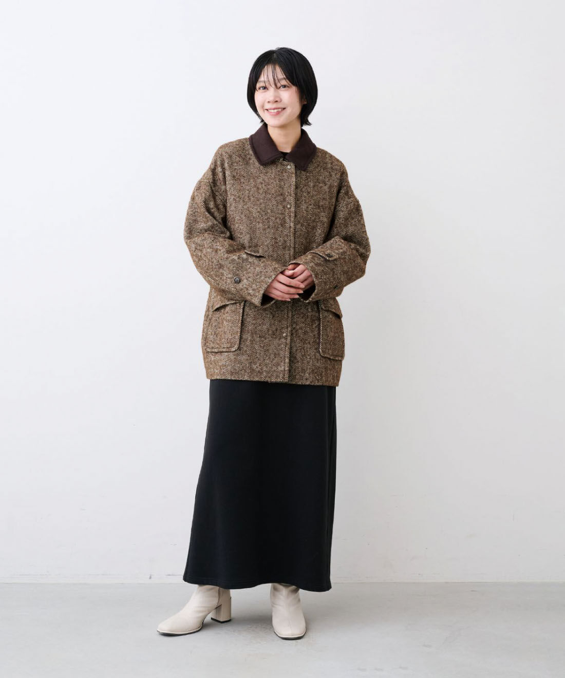 Live in  comfort|リブ イン コンフォート 栞里ちゃんとつくった 異素材を組み合わせ丁寧に仕立てた 主役級ミドルコート〈ダークブラウン〉|身長：163cm　着用サイズ：M