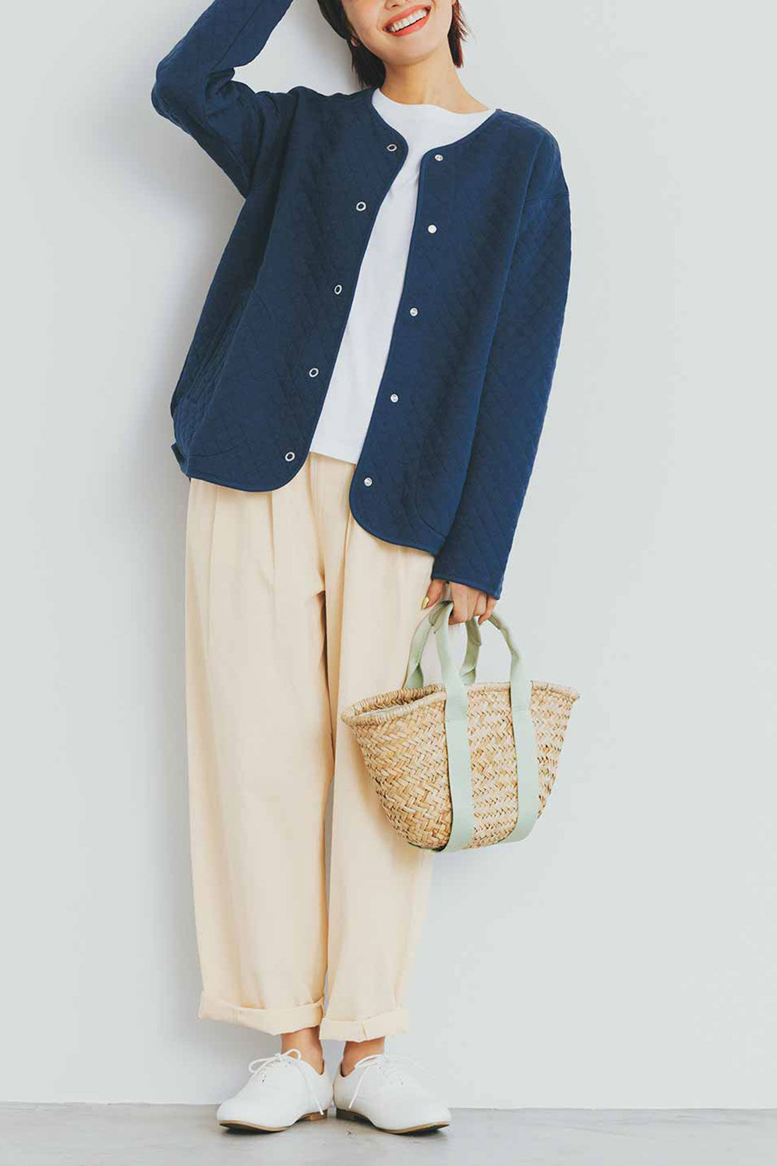 Live in  comfort|リブ イン コンフォート シルエットにこだわった ちょうどいい大人のワイドパンツ 〈カーキ〉