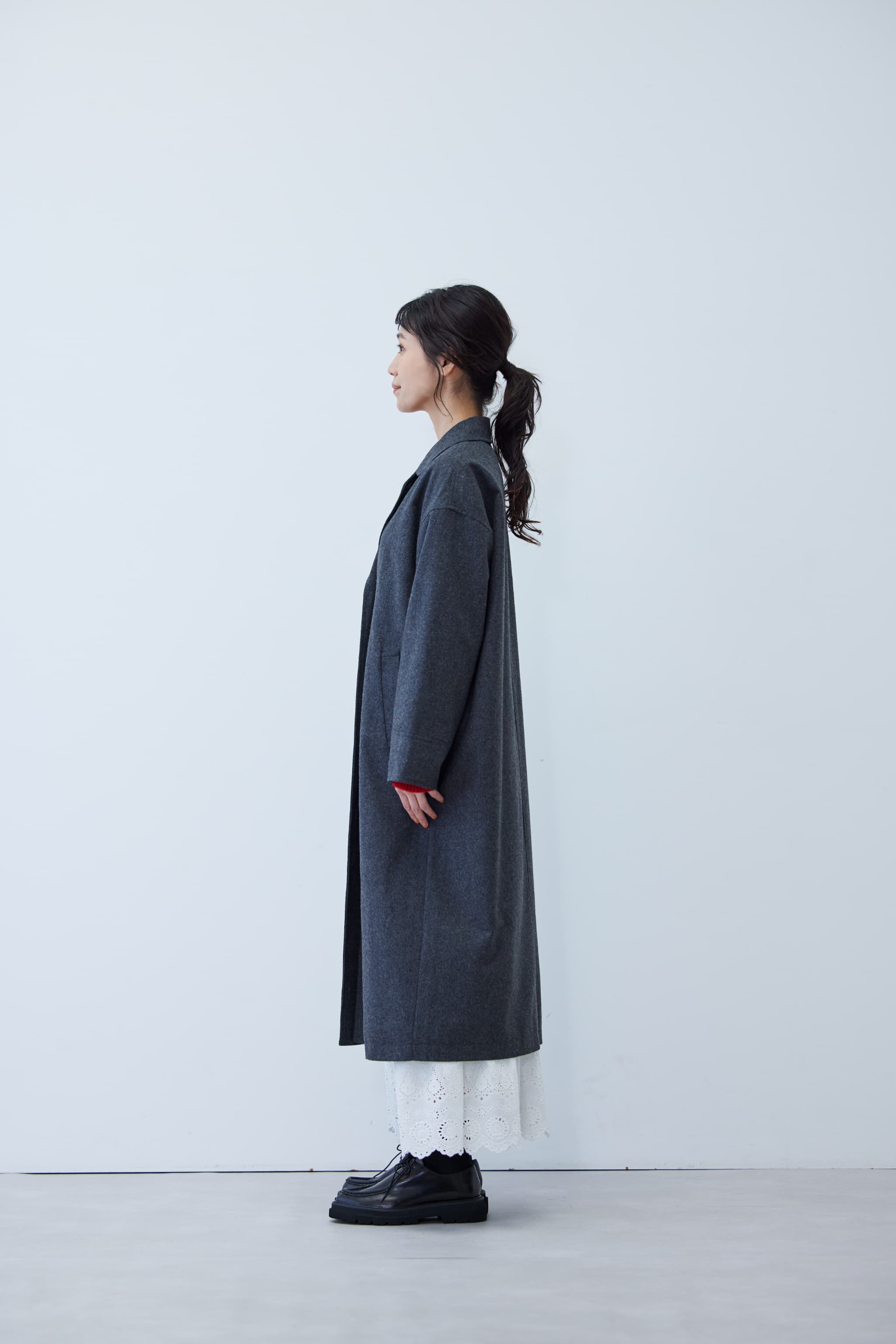 Live in  comfort|リブ　イン　コンフォート　長く愛せる　ウール混素材の上品ロングコート〈チャコールグレー〉