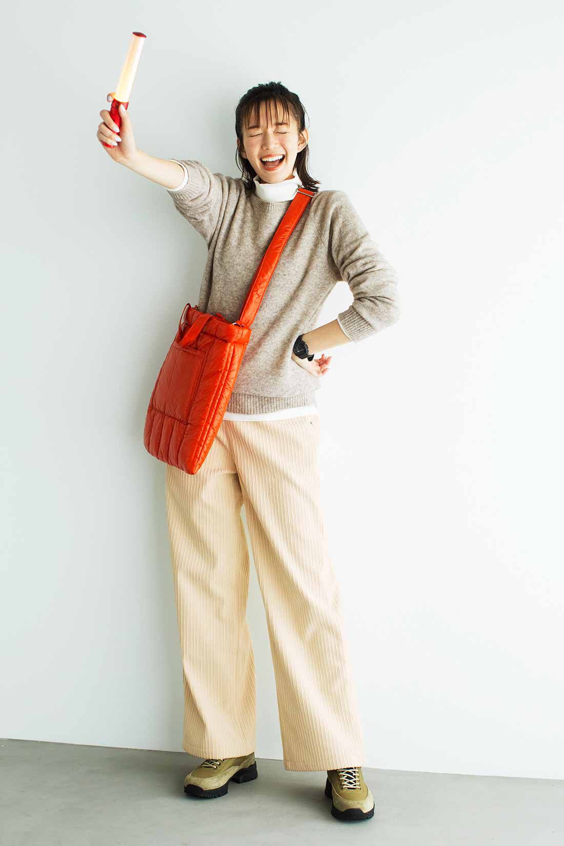 Live in  comfort|リブ イン コンフォート 軽やかに手ぶらでお出かけ！ ふかふかキルティングショルダーバッグ|推しカラーのバッグでライブにGO！ 内生地の色で推しを感じるのも、おすすめです。ペンライトなどのマストグッズもたっぷり収納OK。