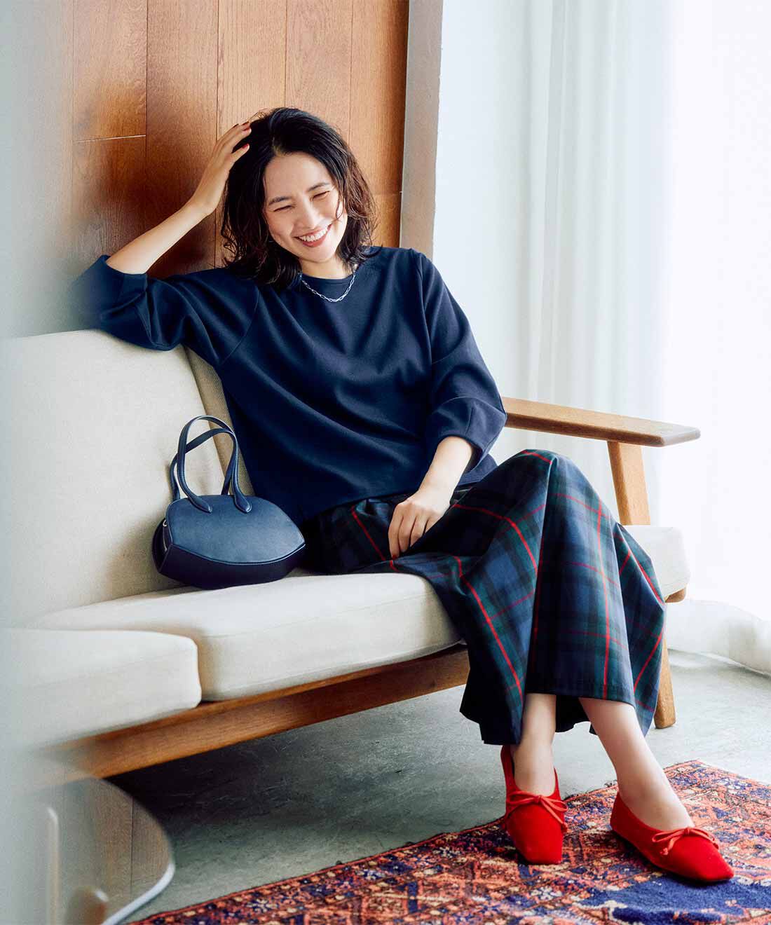 Live in  comfort|リブ イン コンフォート ほどよいハリ感に心ときめく きれいめトップス＆スカートセット〈ネイビー×ネイビーチェック〉