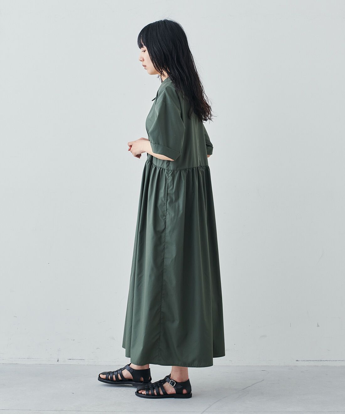 Live in  comfort|リブ イン コンフォート シンプルライフ研究家 マキさんとつくった お出かけ顔の撥水（はっすい）素材シャツワンピース