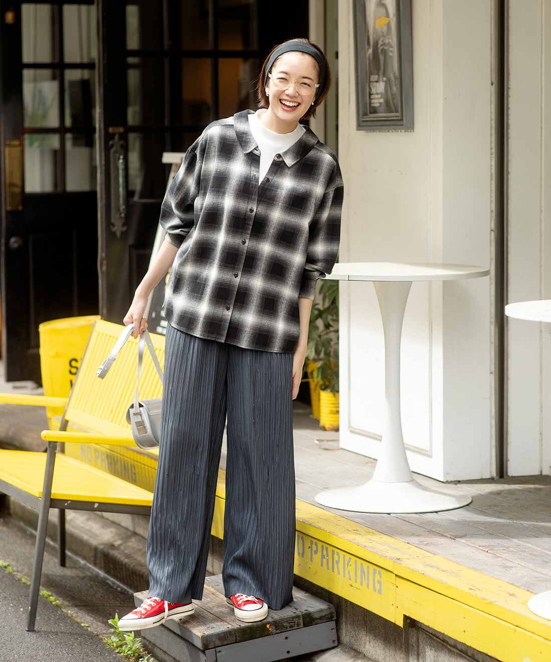 Live in  comfort|リブ イン コンフォート 驚くほどの伸びやかさで とってもらくちんな プリーツ素材のワイドパンツ